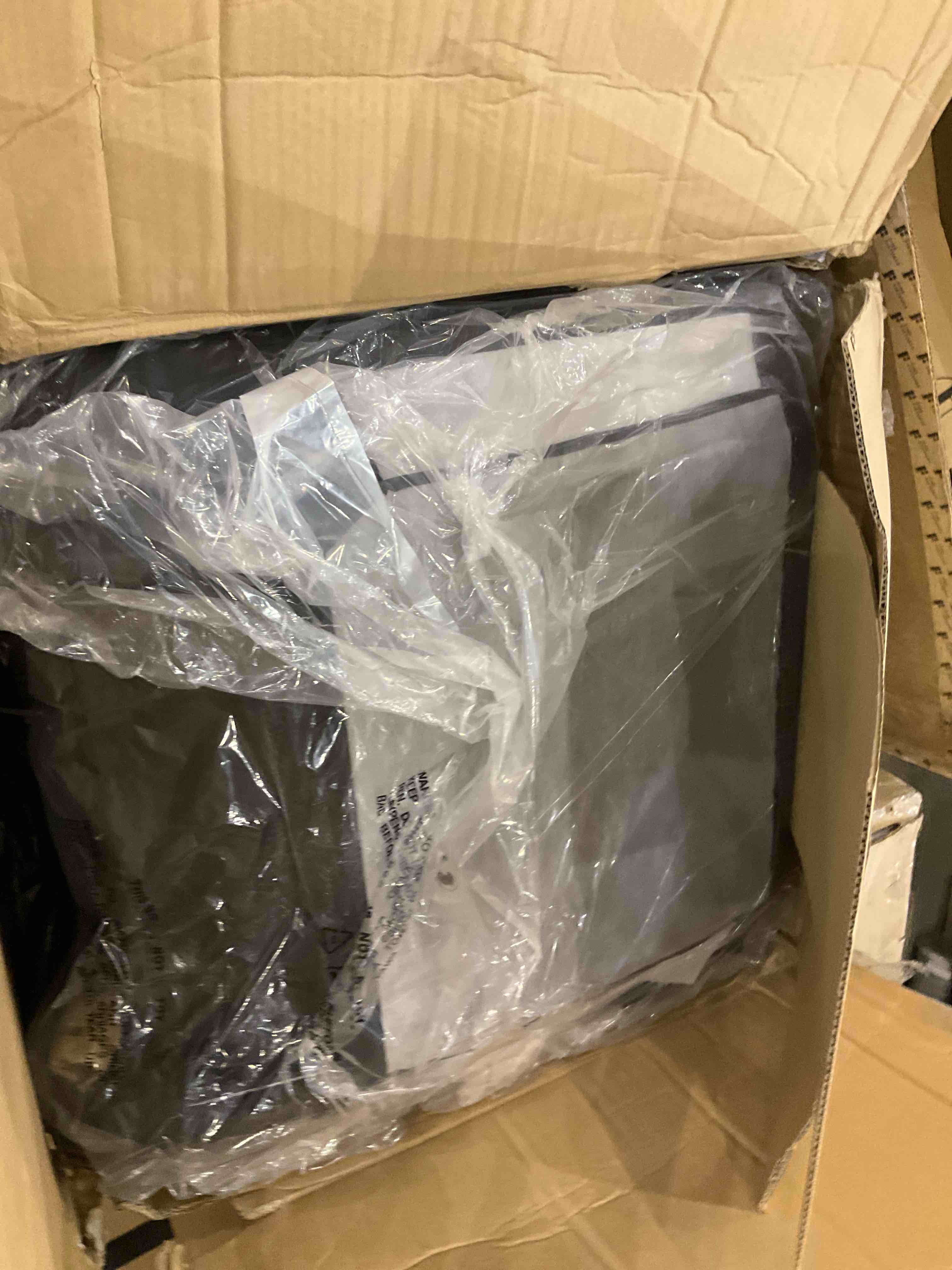 https://s3.amazonaws.com/lotting-images-prod/bidfta/PNK0282677_1738155203745.jpeg