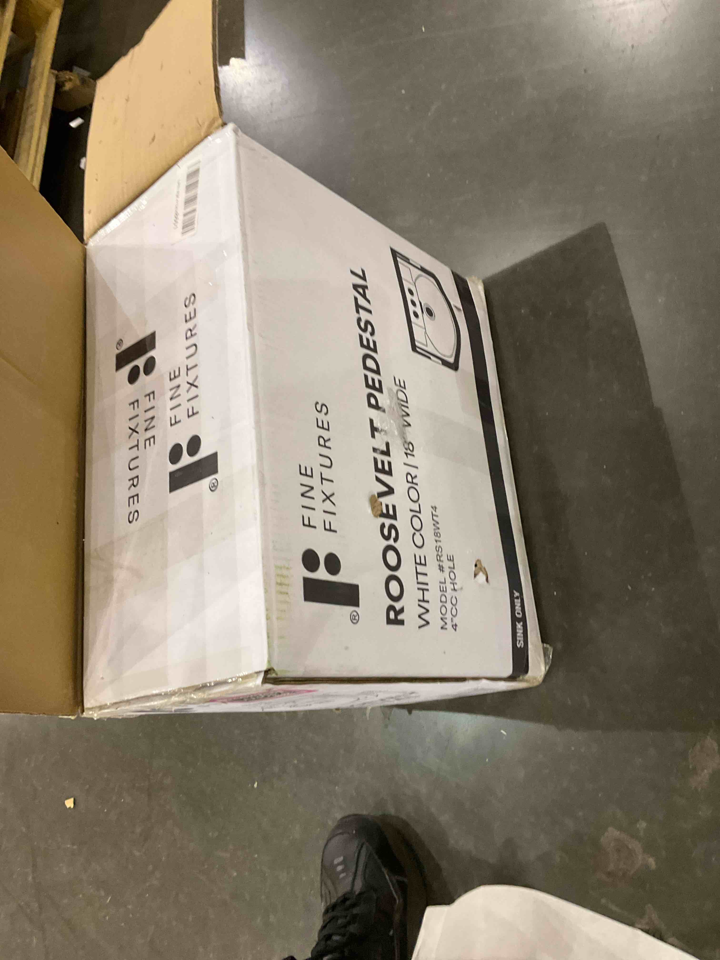 https://s3.amazonaws.com/lotting-images-prod/bidfta/PNK0282691_1738155457069.jpeg