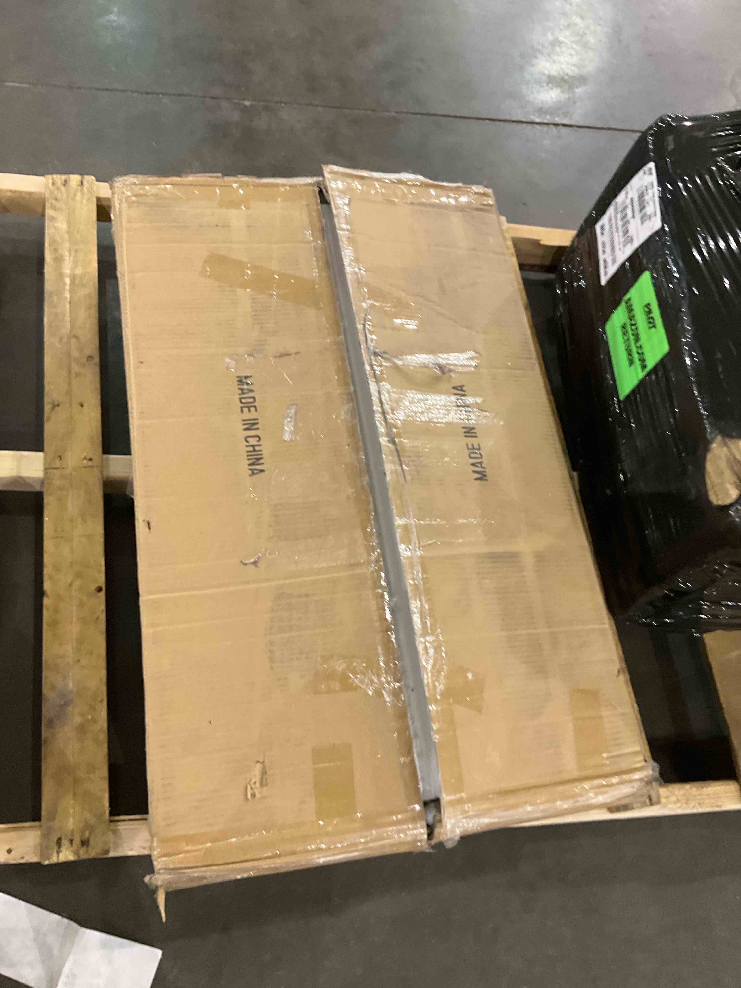 https://s3.amazonaws.com/lotting-images-prod/bidfta/PNK0282702_1738156514120.jpeg