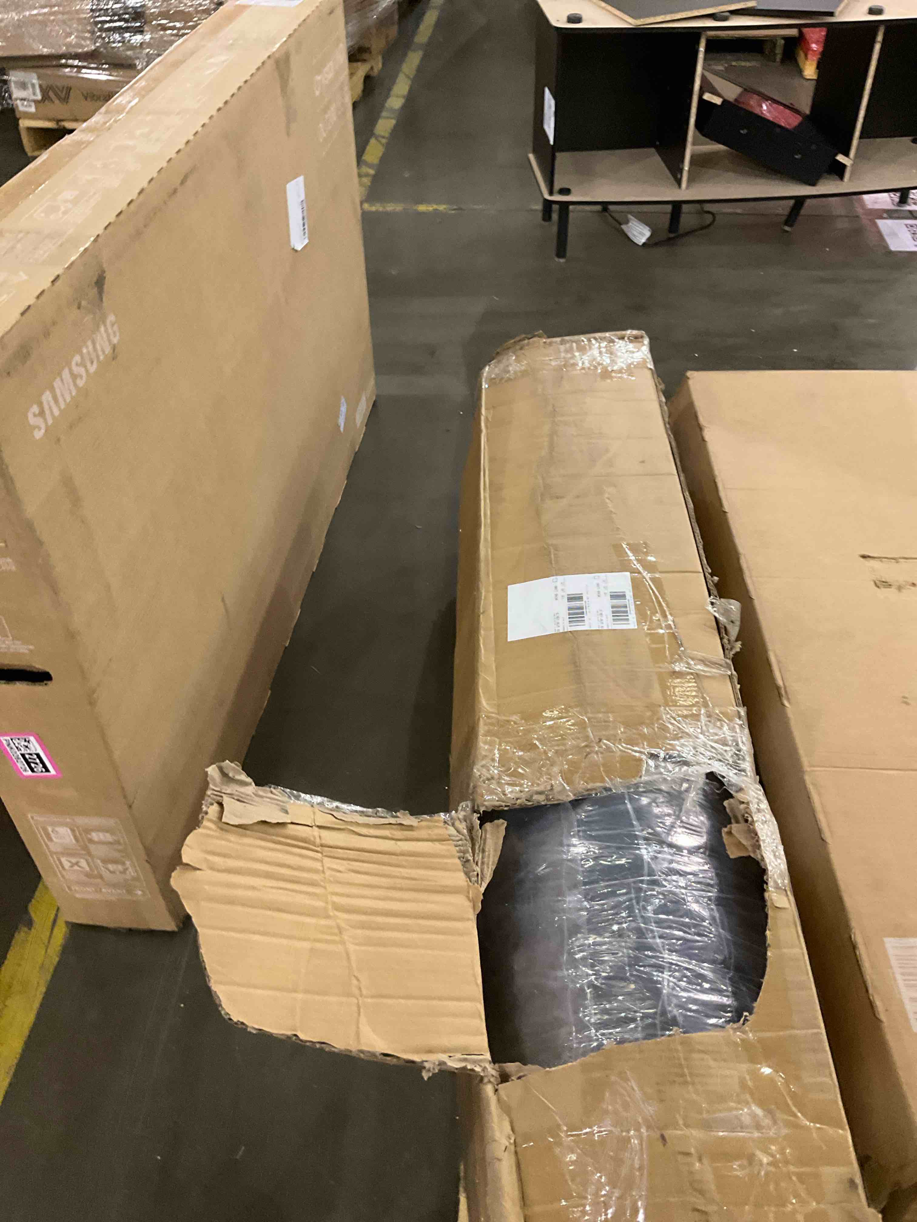 https://s3.amazonaws.com/lotting-images-prod/bidfta/PNK0282730_1738158860349.jpeg