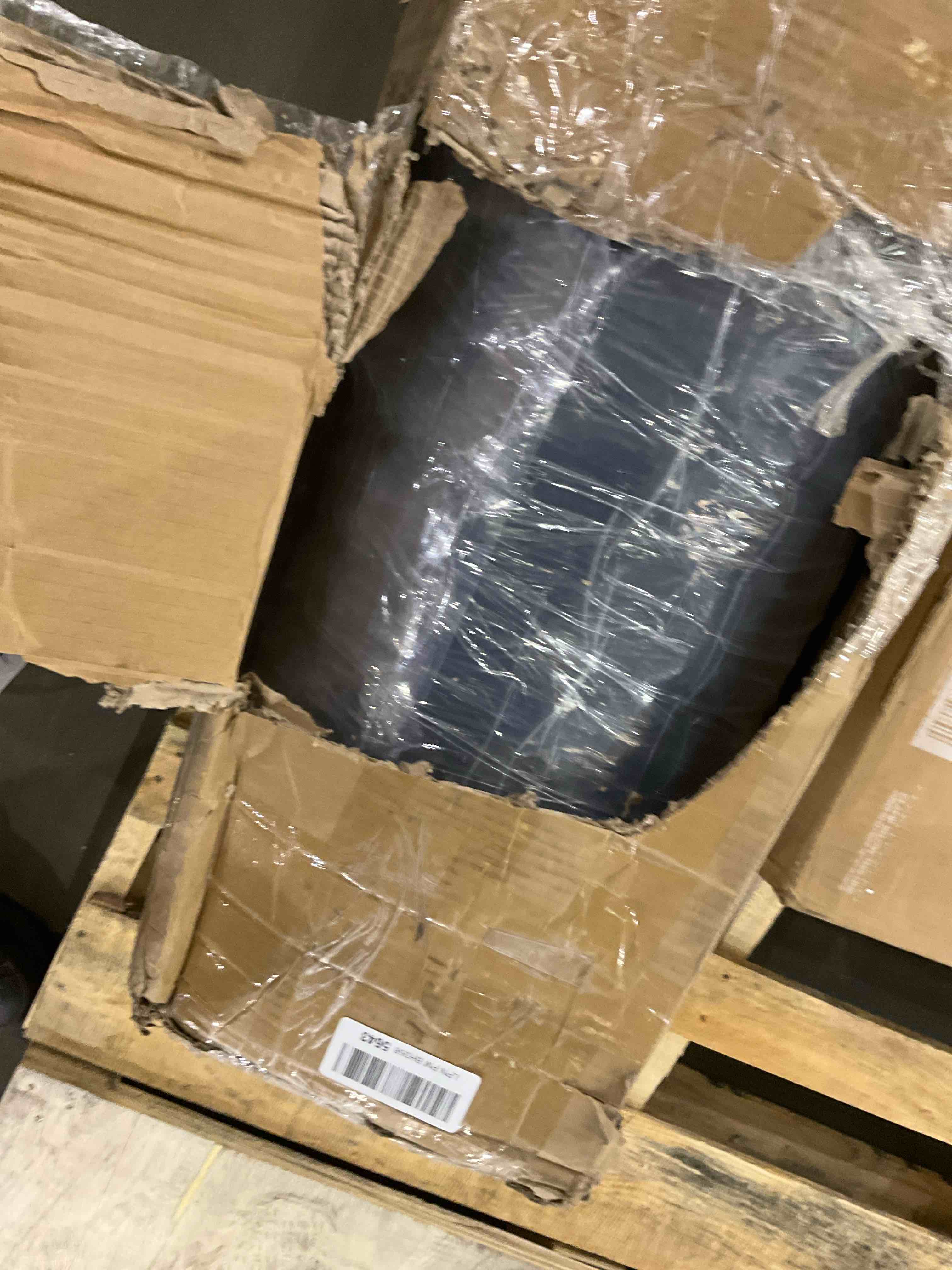 https://s3.amazonaws.com/lotting-images-prod/bidfta/PNK0282730_1738158861988.jpeg