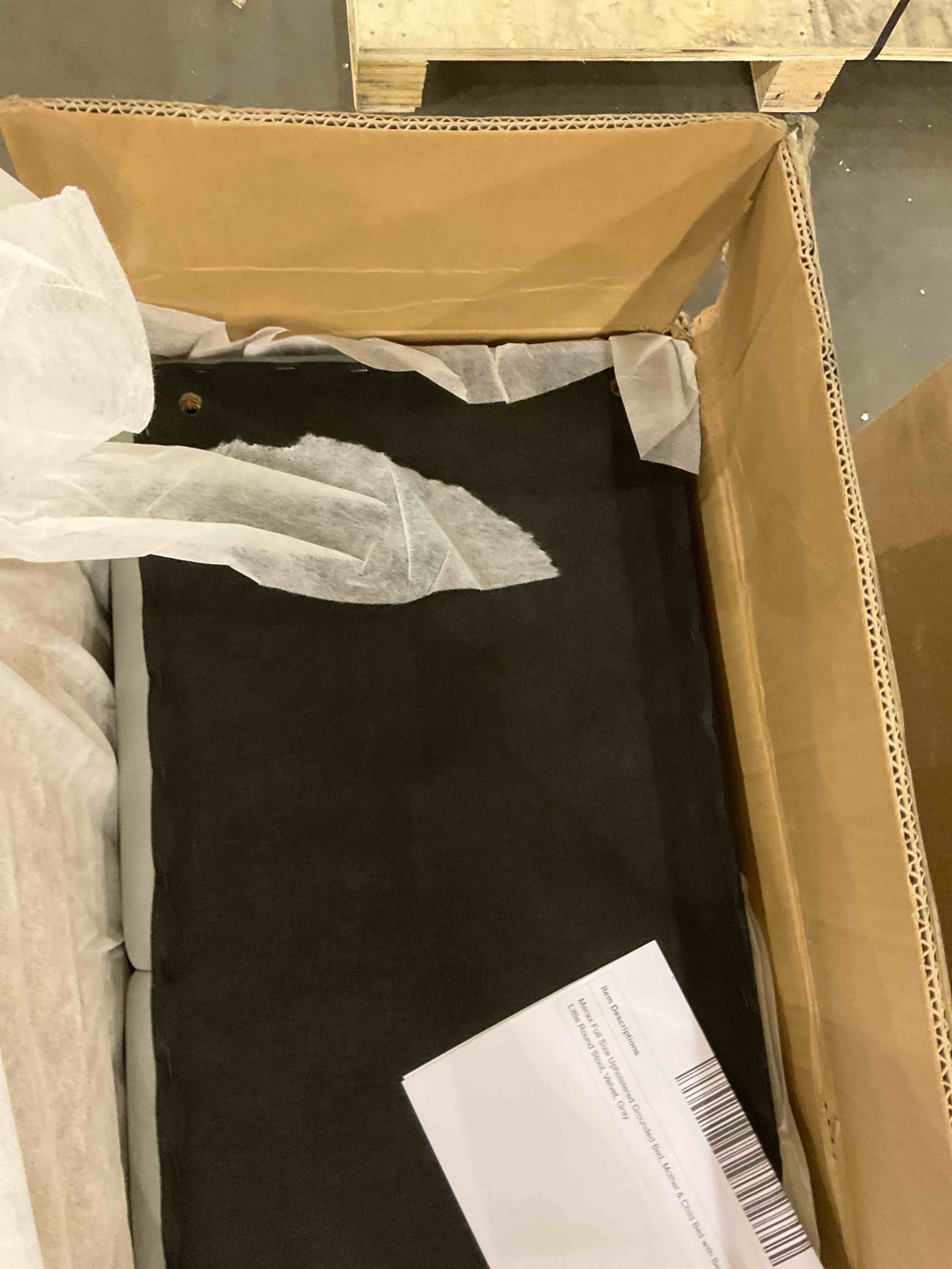 https://s3.amazonaws.com/lotting-images-prod/bidfta/PNK0282756_1738162375526.jpeg