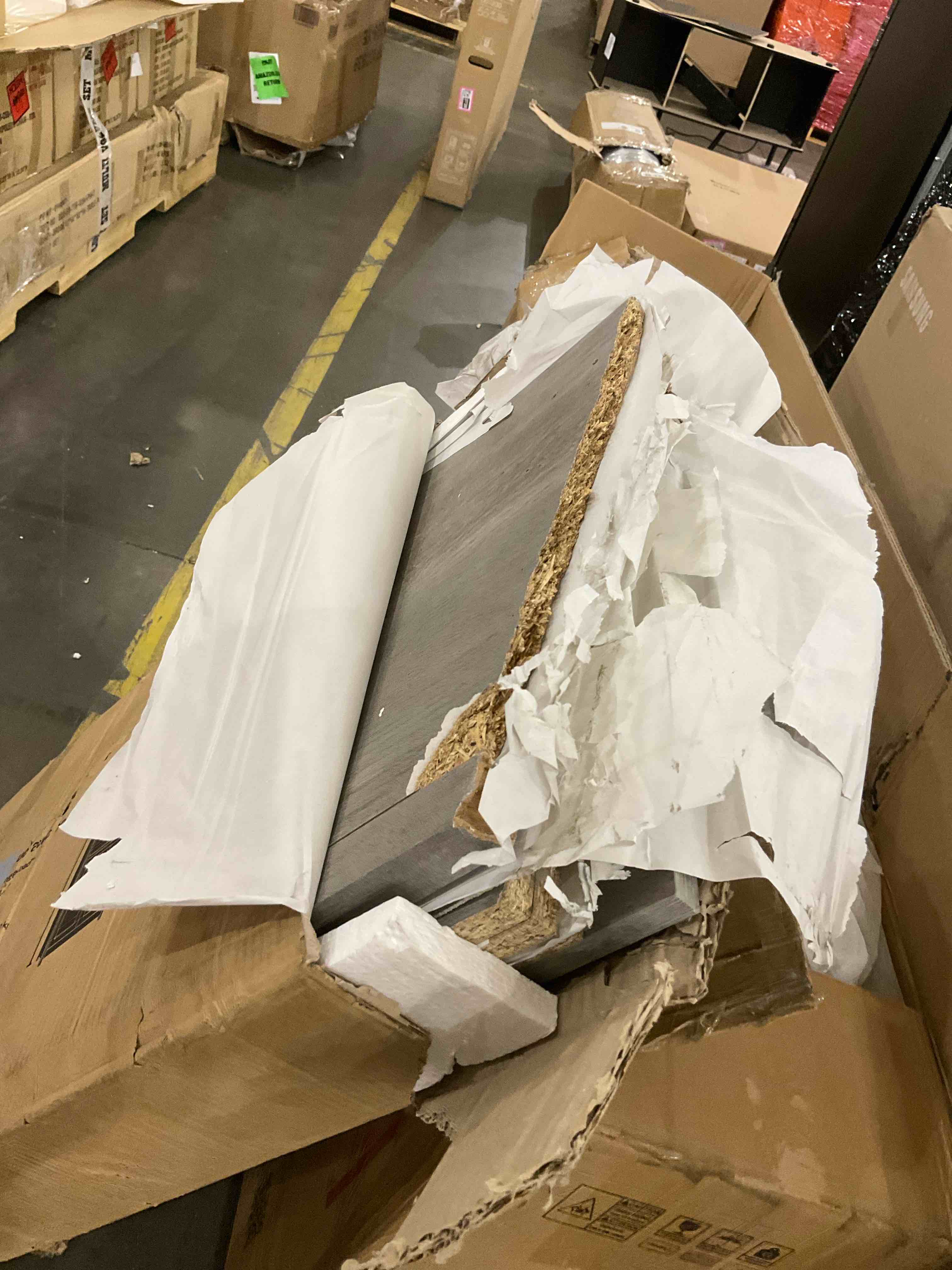https://s3.amazonaws.com/lotting-images-prod/bidfta/PNK0282757_1738162478824.jpeg