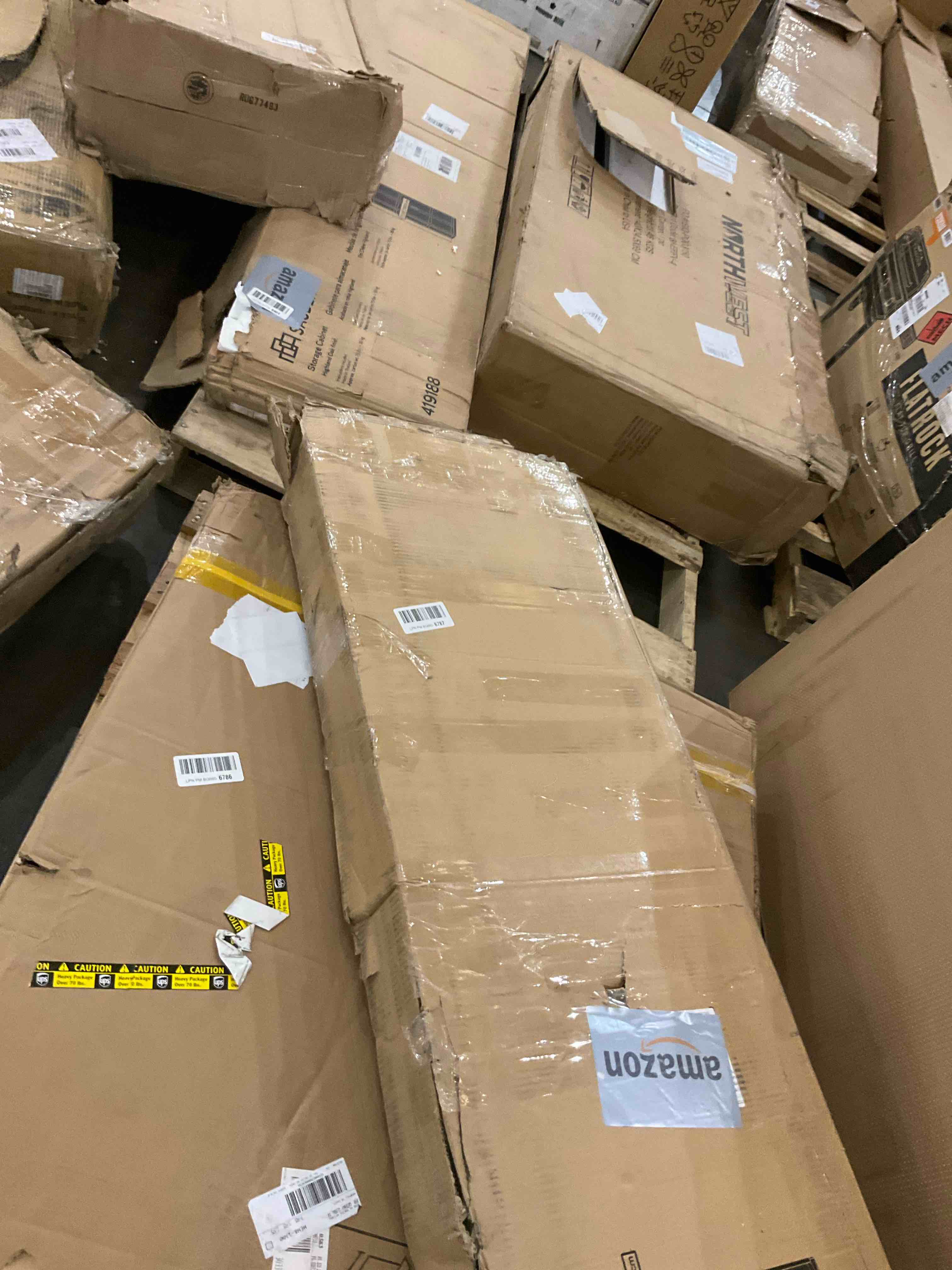 https://s3.amazonaws.com/lotting-images-prod/bidfta/PNK0282767_1738163393739.jpeg