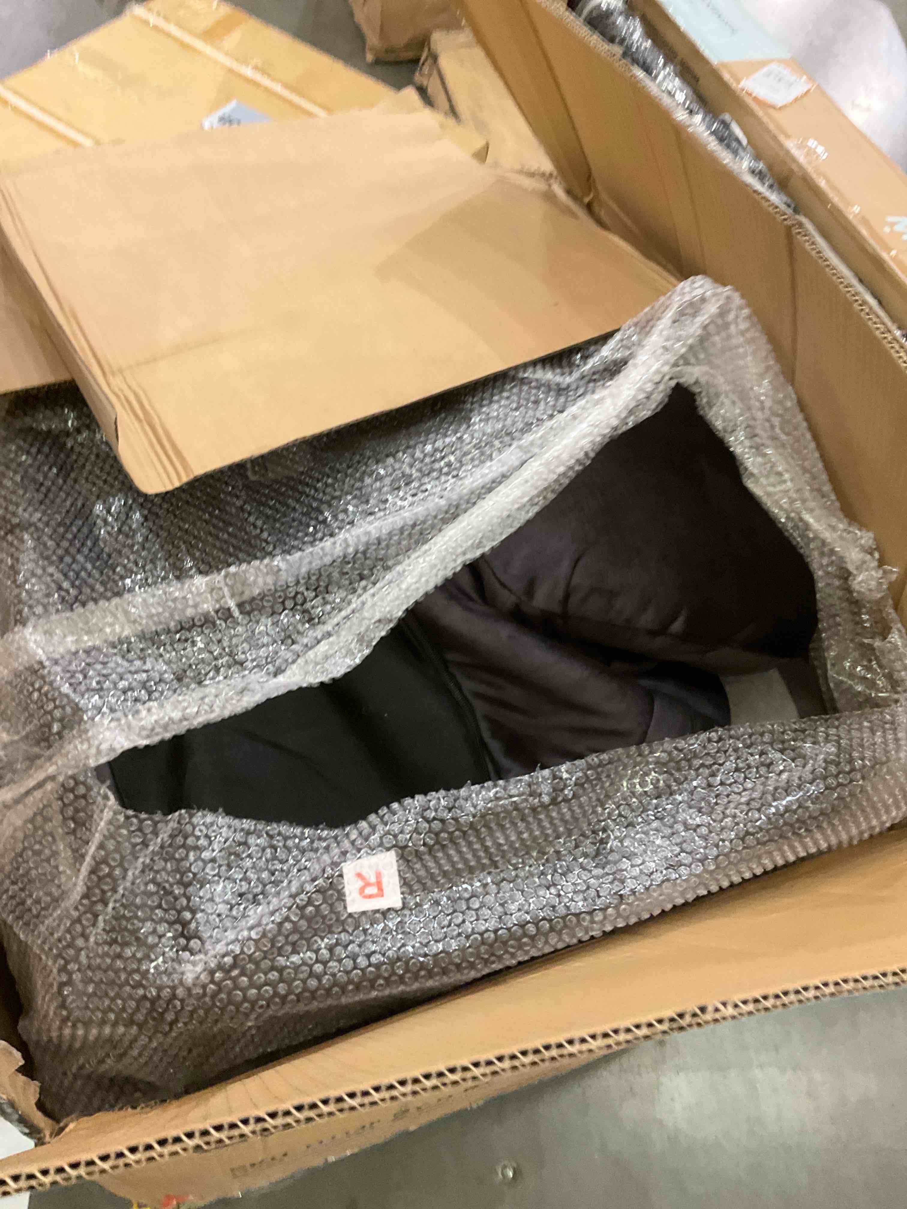 https://s3.amazonaws.com/lotting-images-prod/bidfta/PNK0282835_1738166438198.jpeg