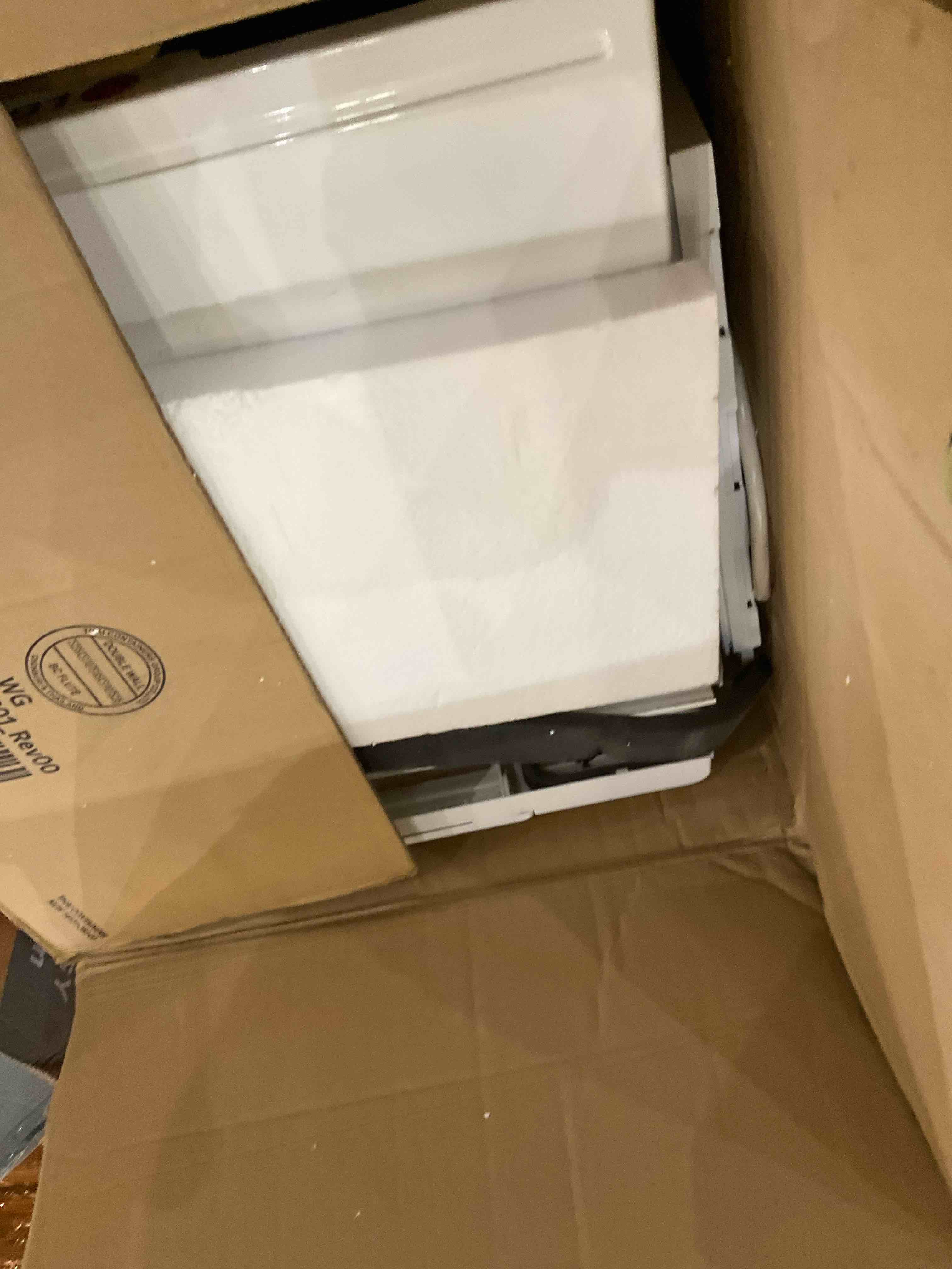 https://s3.amazonaws.com/lotting-images-prod/bidfta/PNK0282840_1738166783624.jpeg