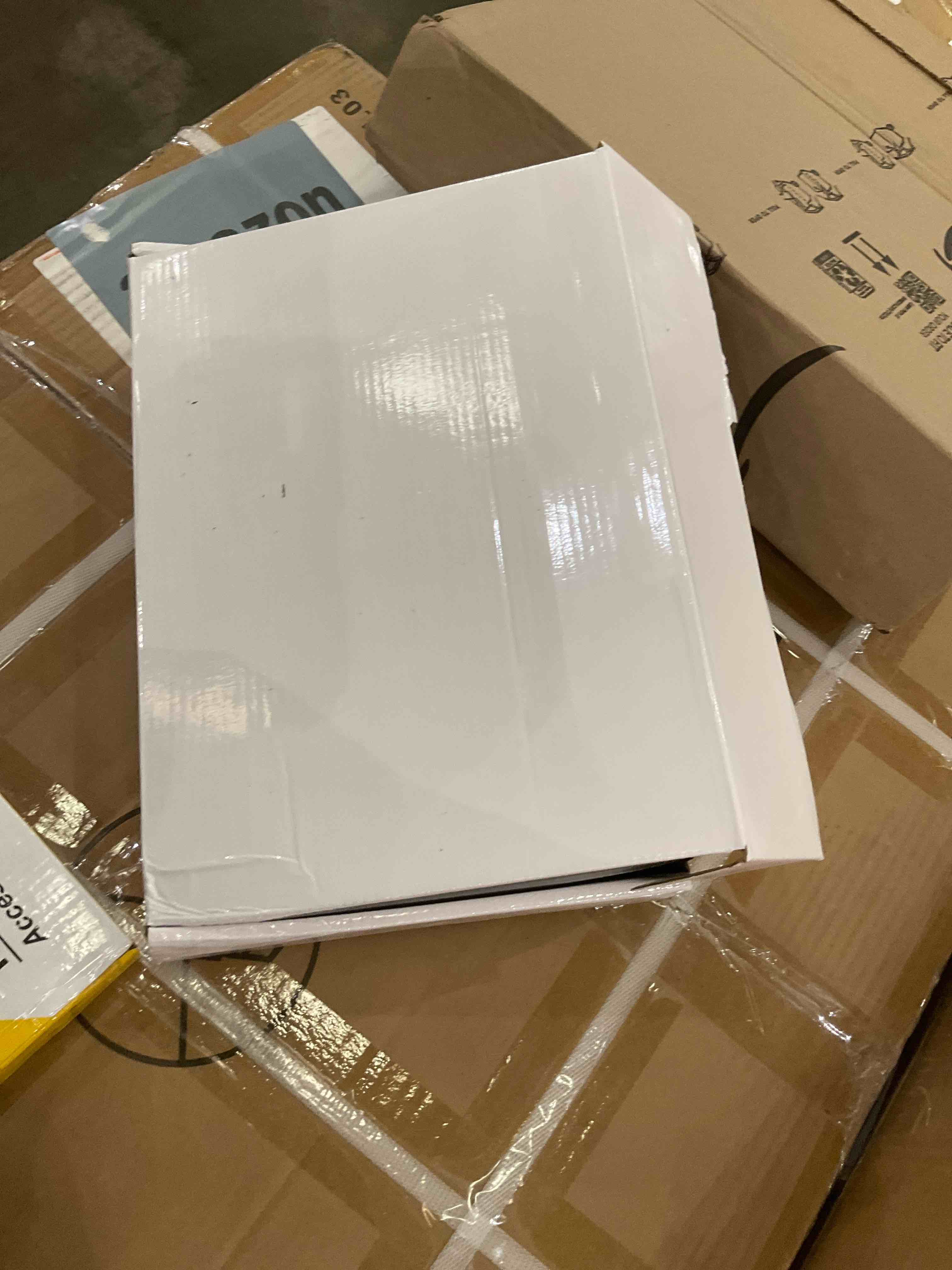 https://s3.amazonaws.com/lotting-images-prod/bidfta/PNK0282875_1738173467711.jpeg