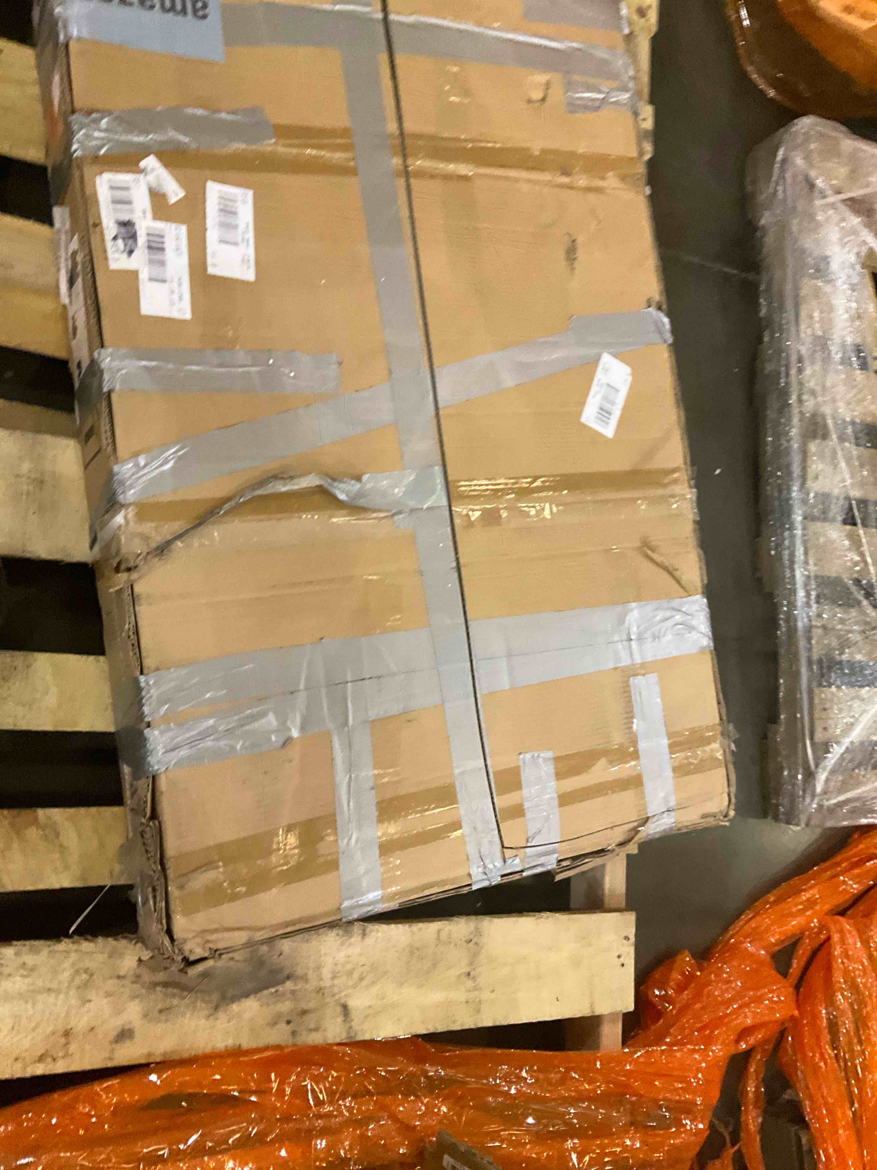 https://s3.amazonaws.com/lotting-images-prod/bidfta/PNK0283064_1738078843928.jpeg