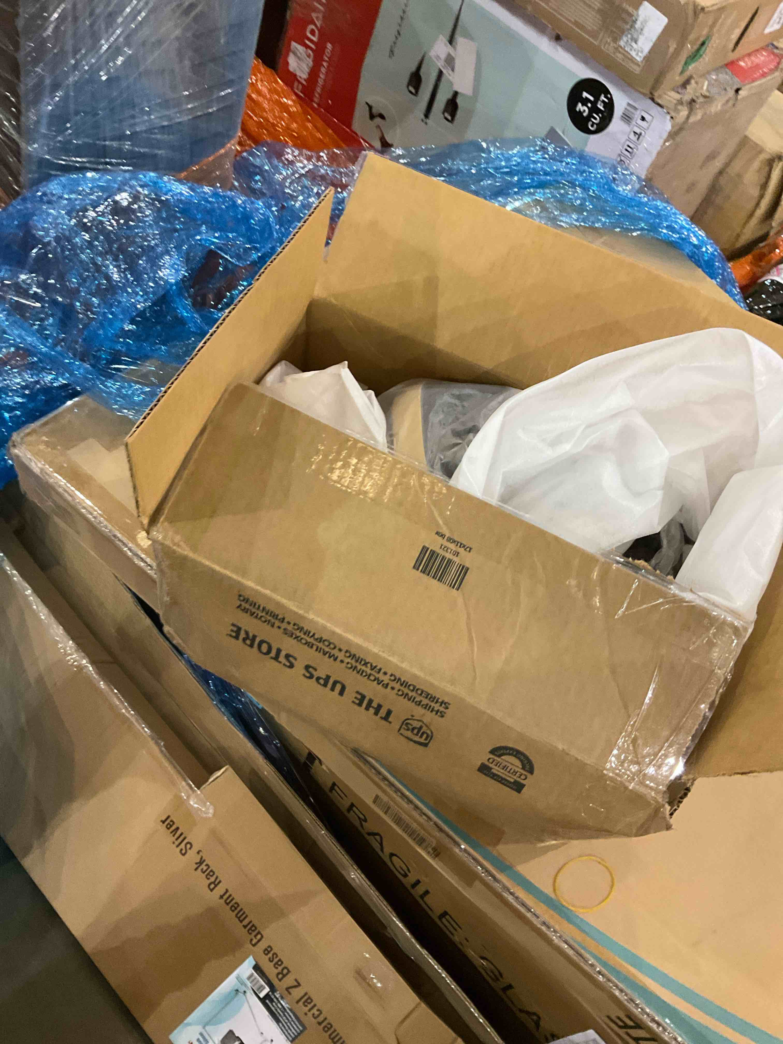 https://s3.amazonaws.com/lotting-images-prod/bidfta/PNK0283108_1738075109793.jpeg
