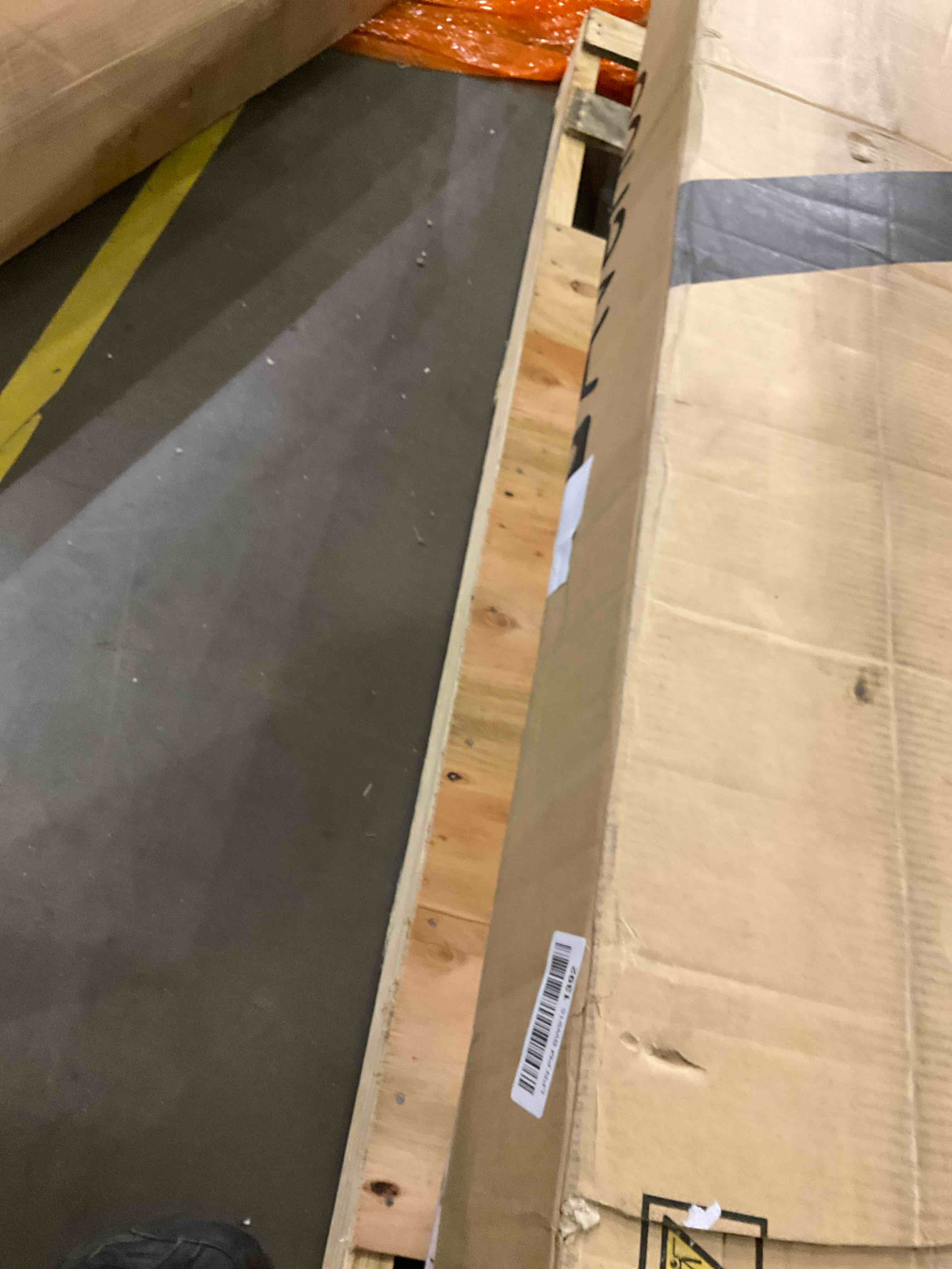 https://s3.amazonaws.com/lotting-images-prod/bidfta/PNK0283129_1738071904132.jpeg