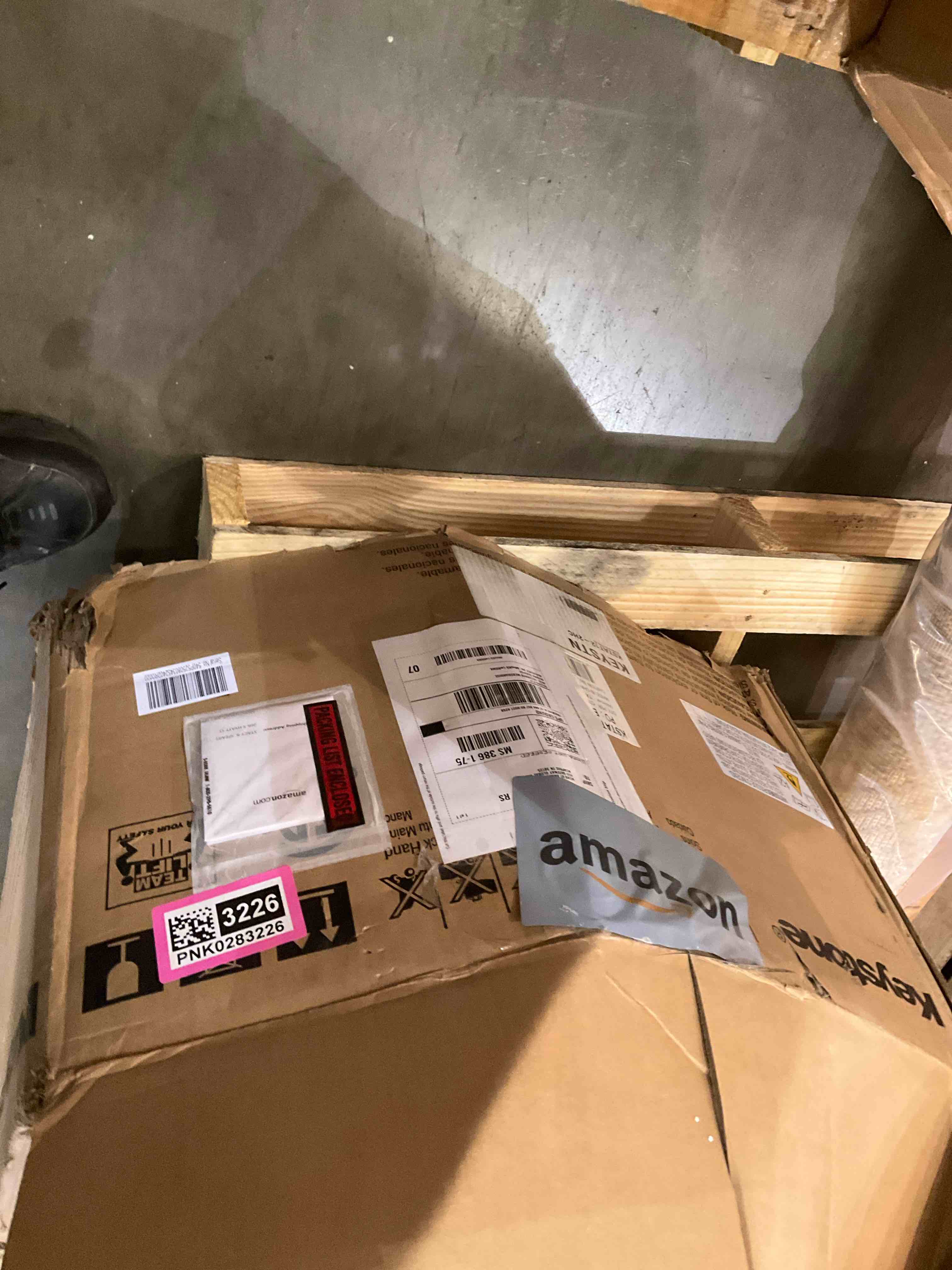 https://s3.amazonaws.com/lotting-images-prod/bidfta/PNK0283226_1738005860481.jpeg