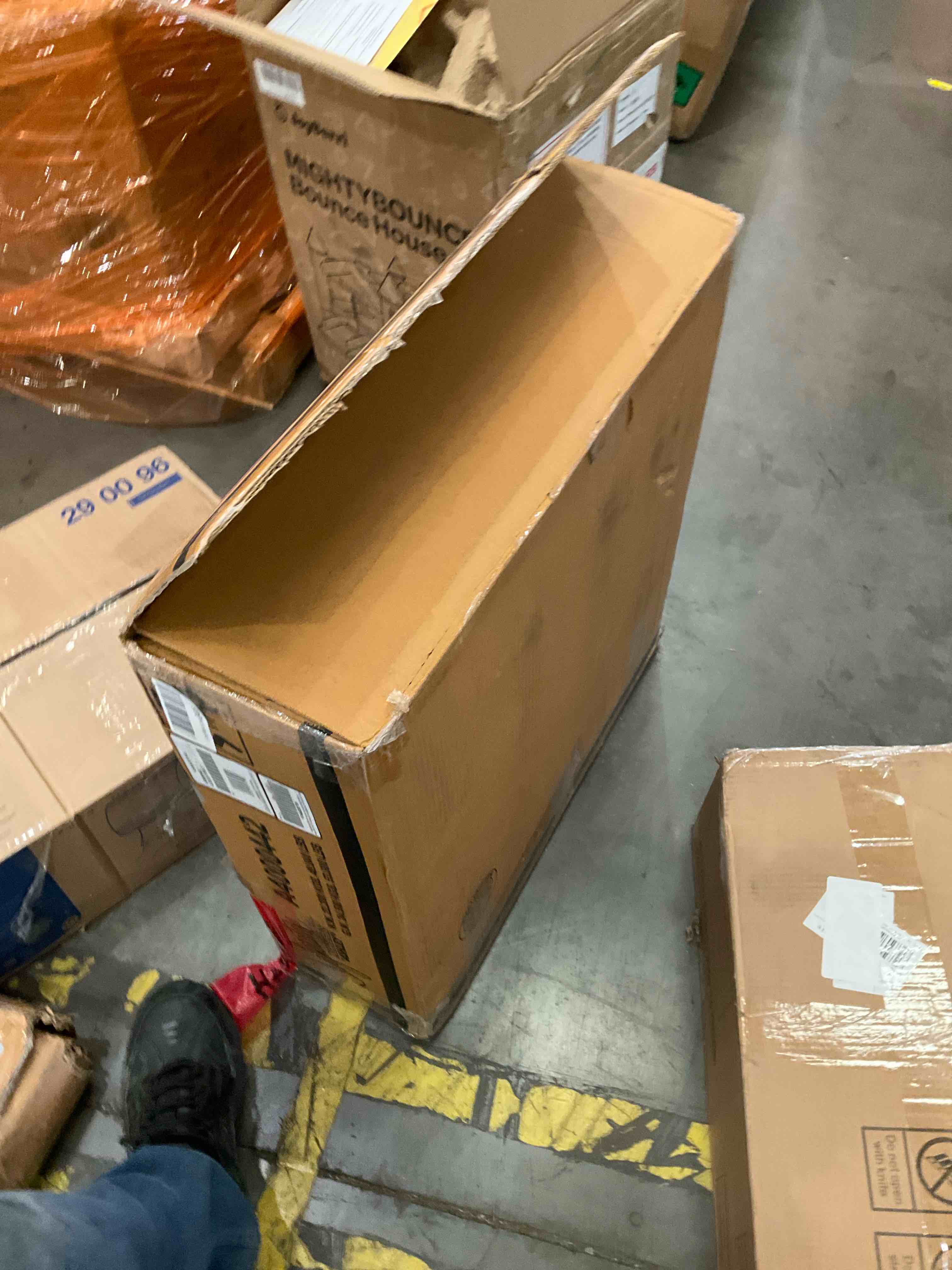 https://s3.amazonaws.com/lotting-images-prod/bidfta/PNK0283235_1738003650662.jpeg
