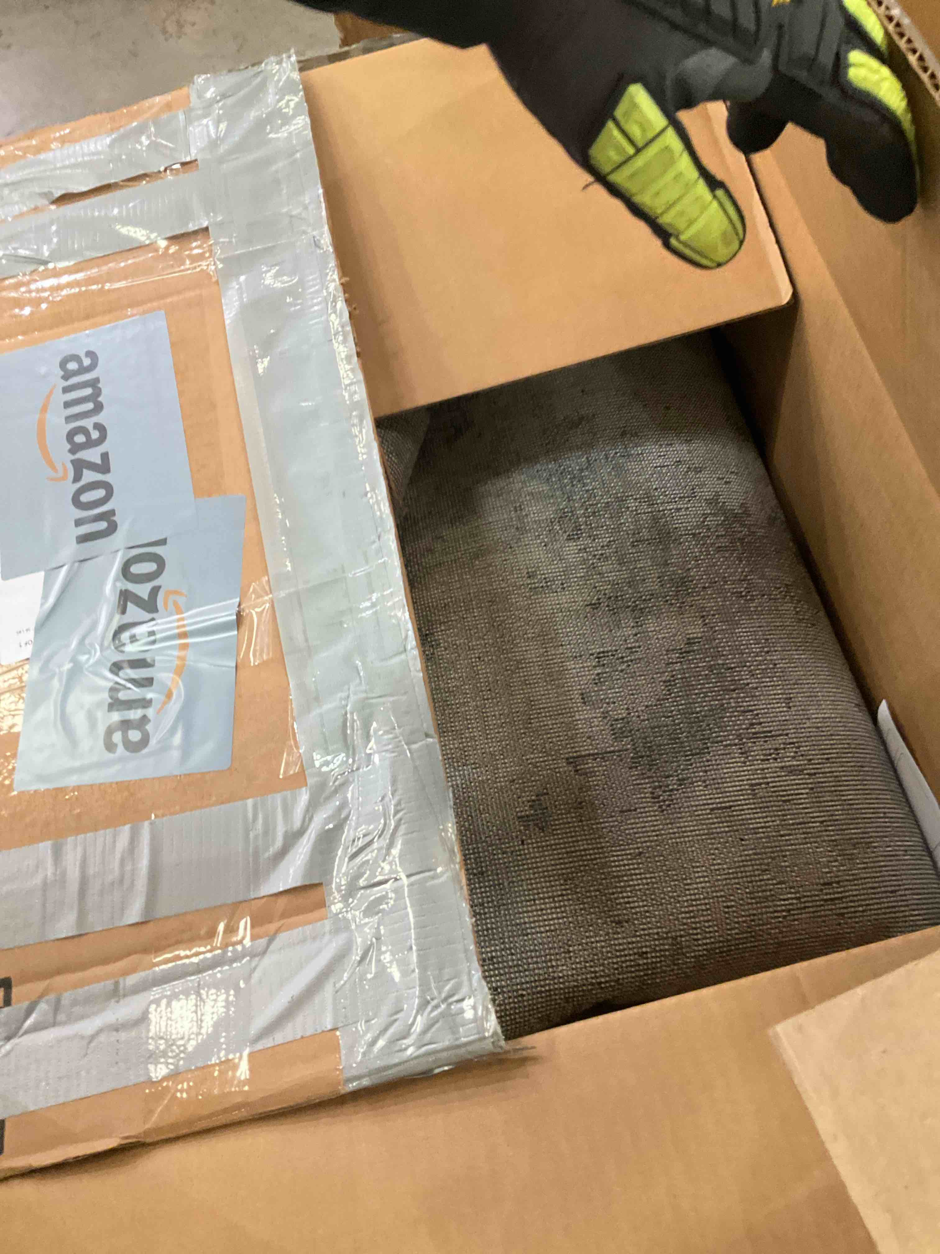 https://s3.amazonaws.com/lotting-images-prod/bidfta/PNK0283256_1738002070325.jpeg