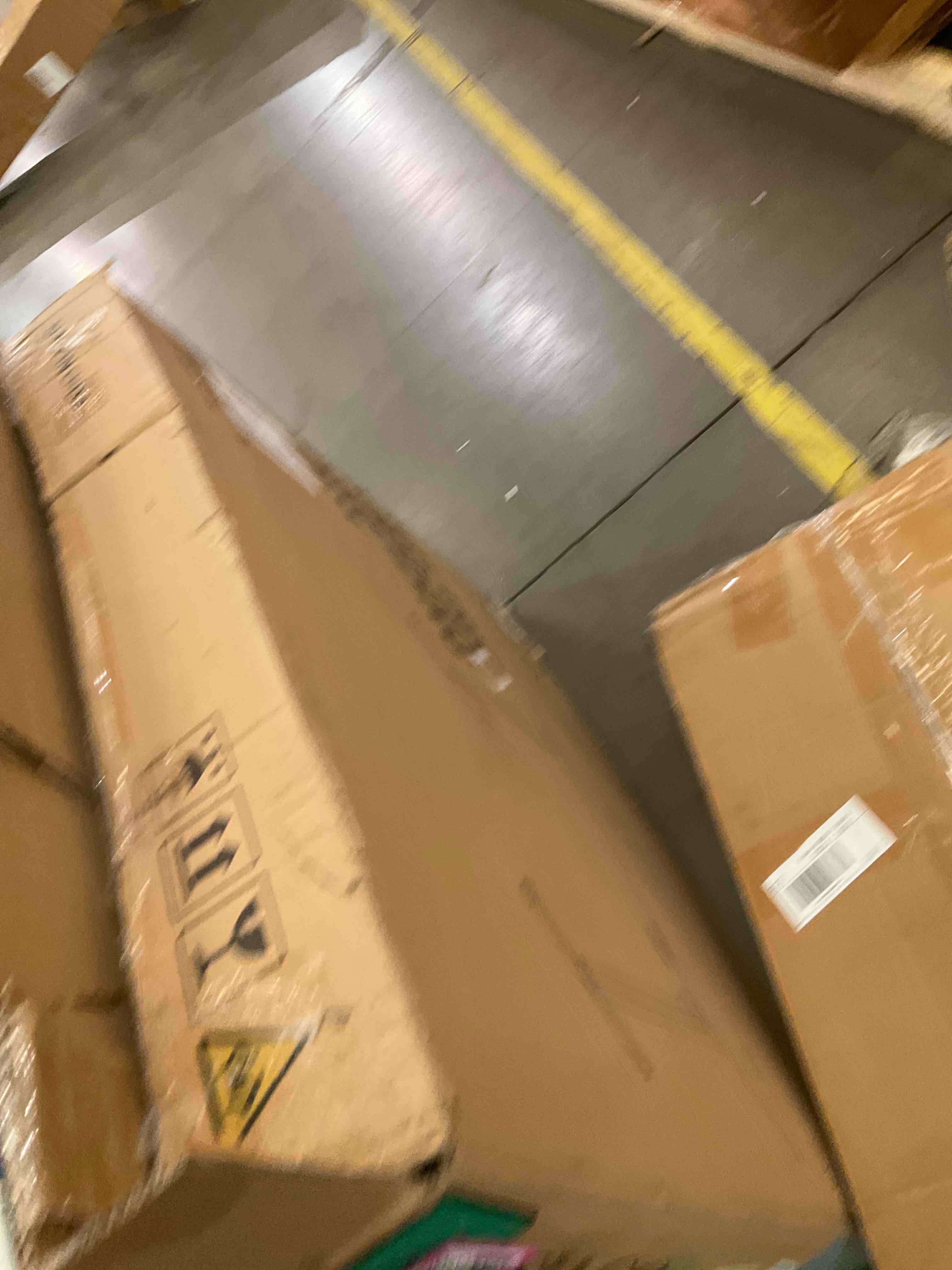 https://s3.amazonaws.com/lotting-images-prod/bidfta/PNK0283273_1738000404195.jpeg