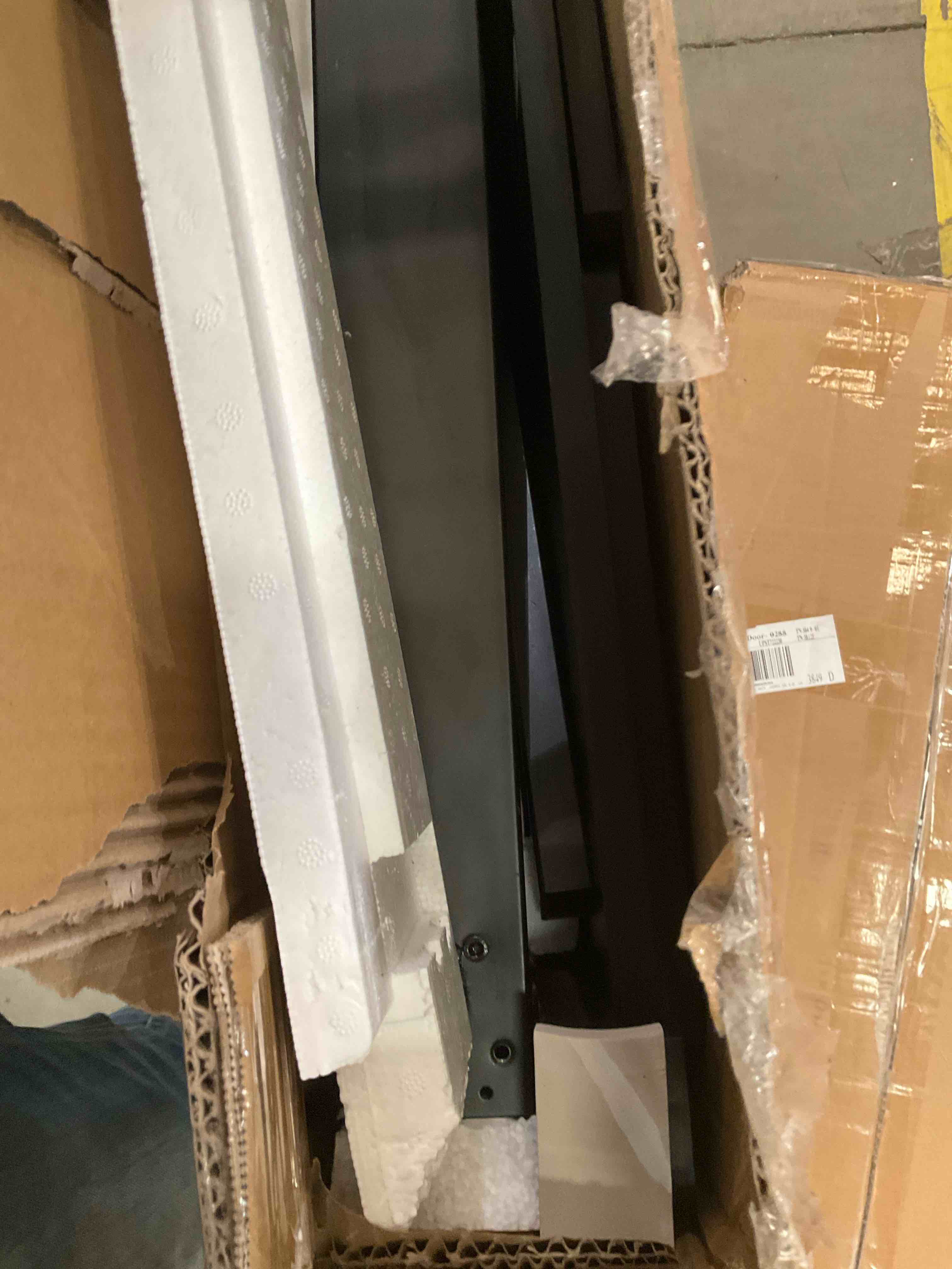 https://s3.amazonaws.com/lotting-images-prod/bidfta/PNK0283273_1738000411076.jpeg