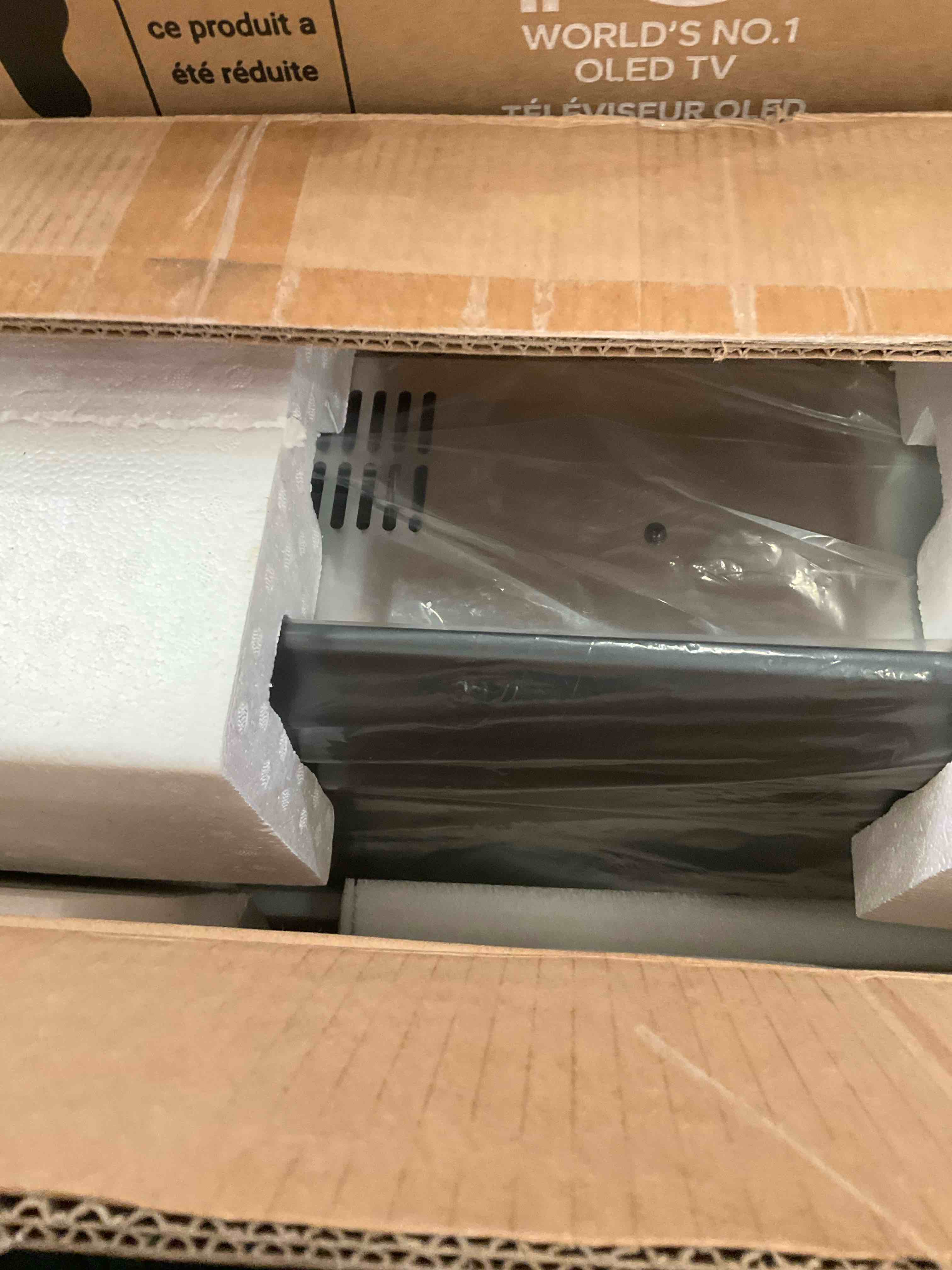 https://s3.amazonaws.com/lotting-images-prod/bidfta/PNK0283281_1737999703818.jpeg