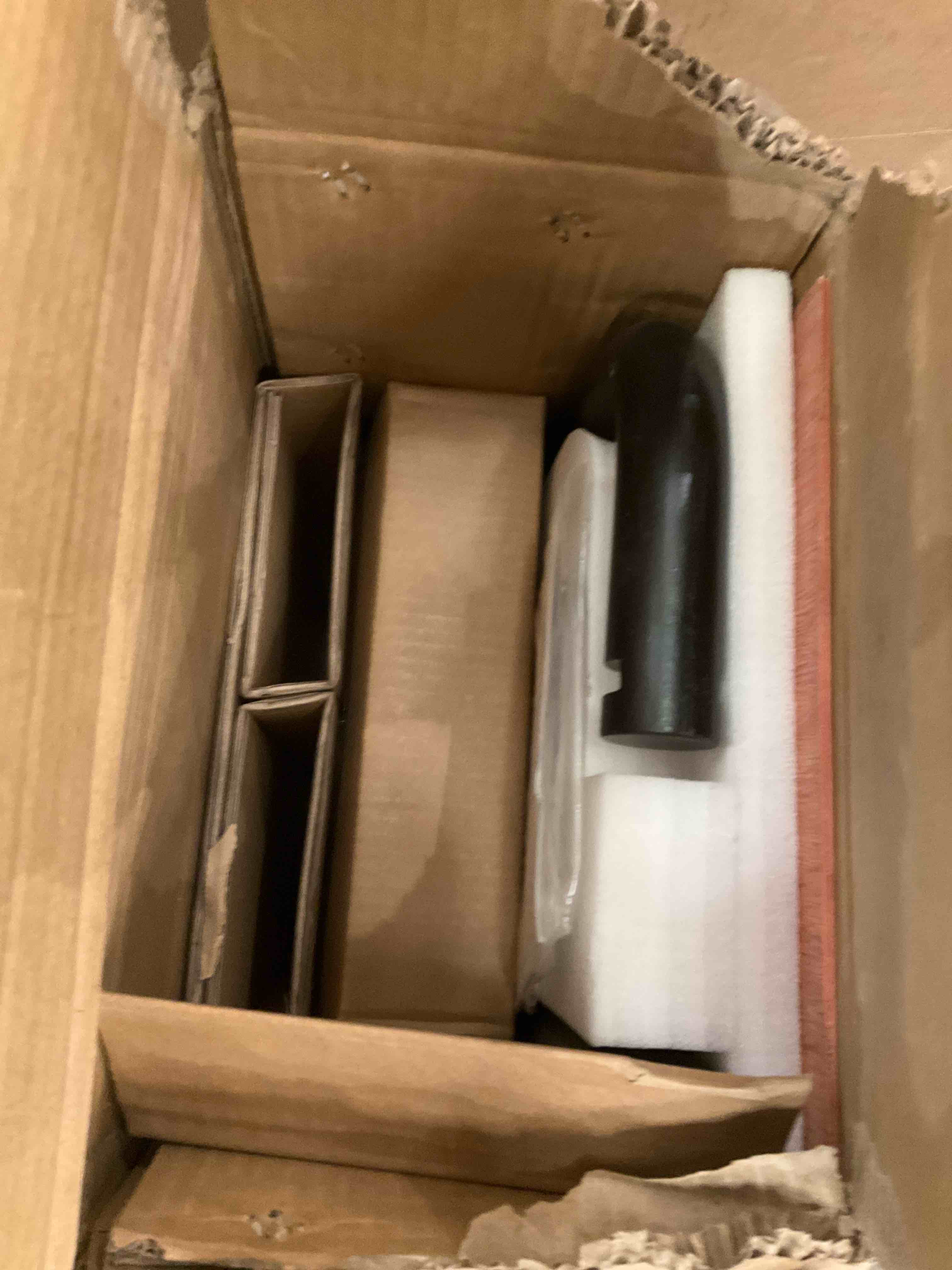 https://s3.amazonaws.com/lotting-images-prod/bidfta/PNK0283283_1737999601229.jpeg