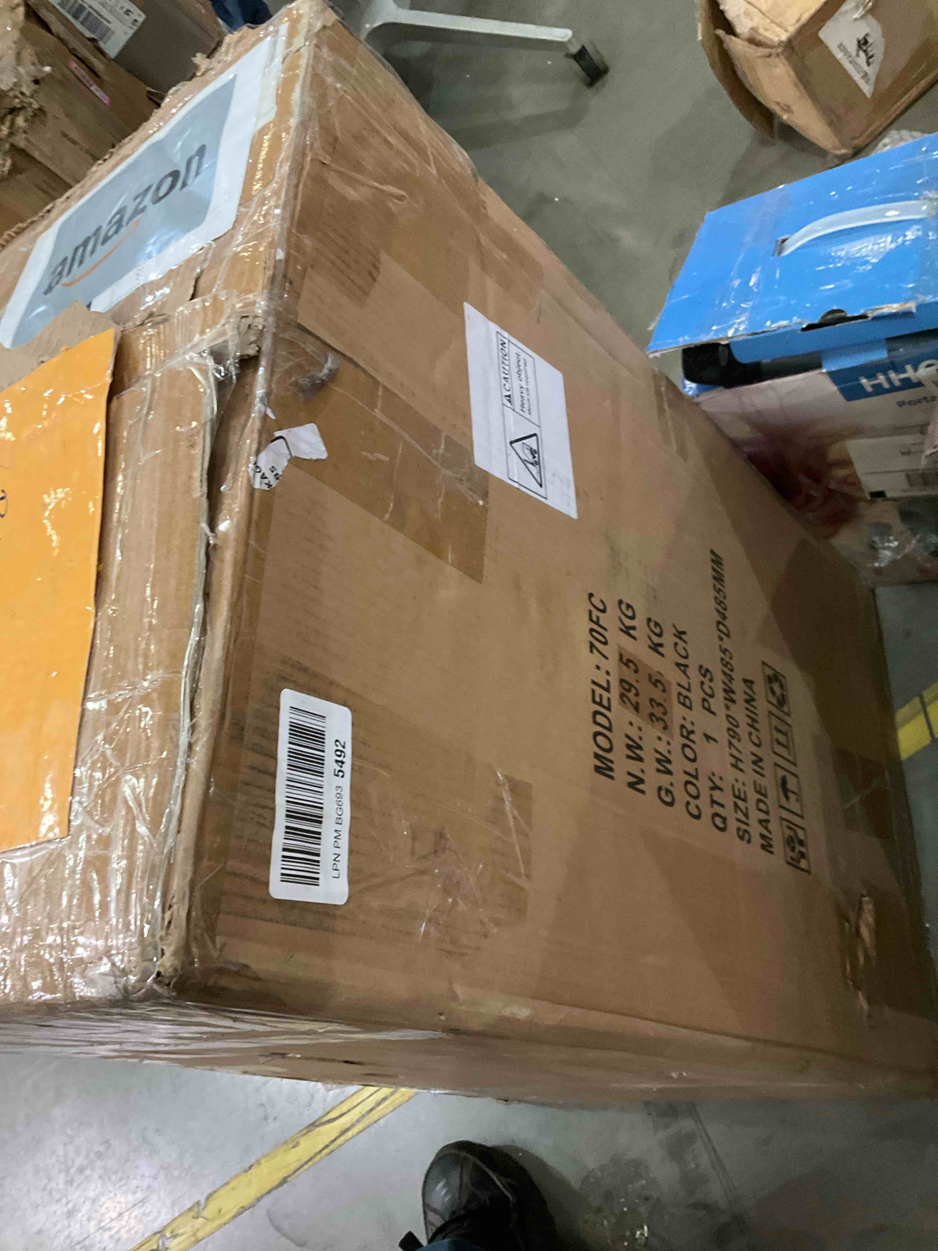 https://s3.amazonaws.com/lotting-images-prod/bidfta/PNK0283314_1737994541662.jpeg