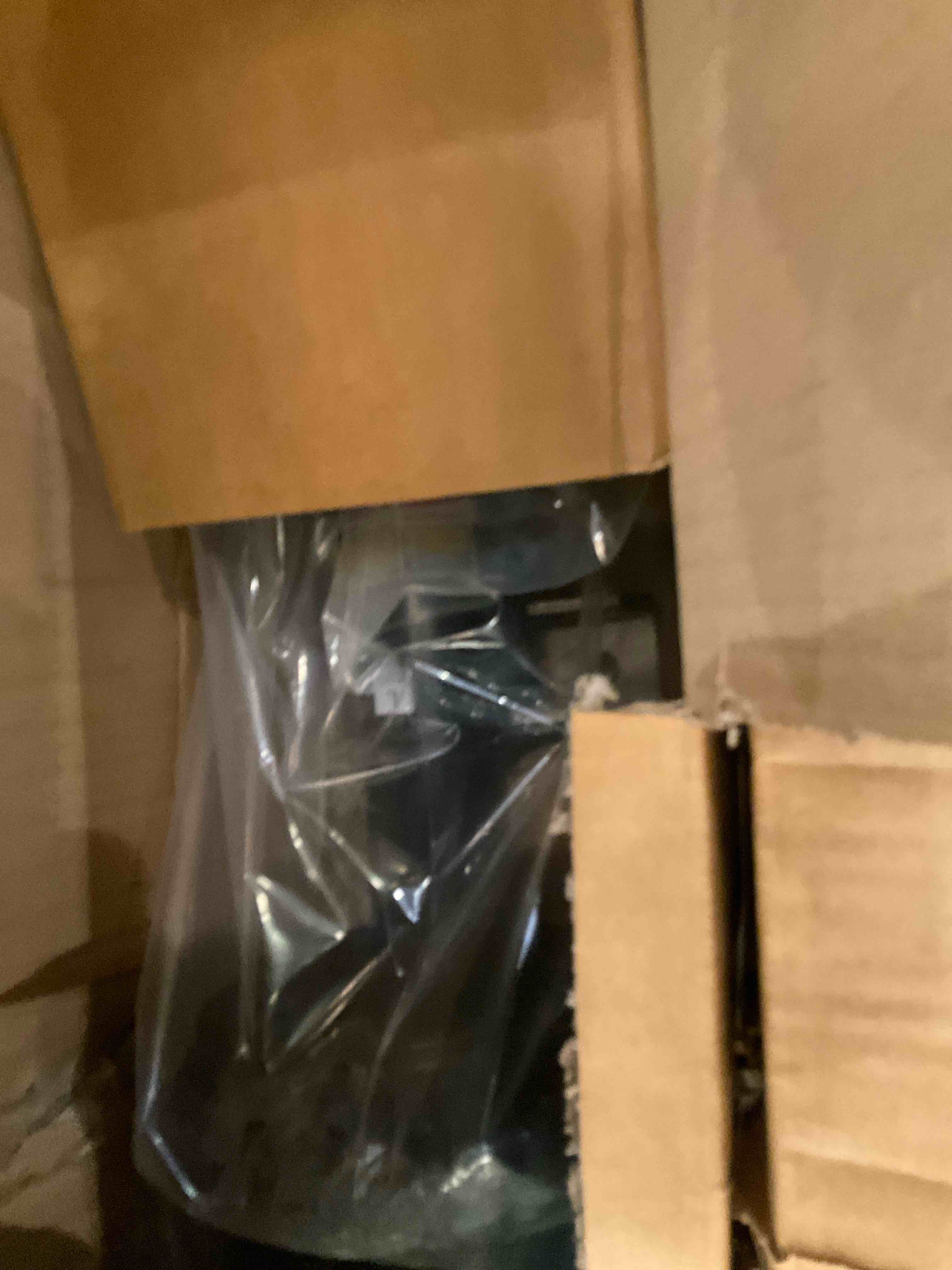https://s3.amazonaws.com/lotting-images-prod/bidfta/PNK0283321_1737993940299.jpeg