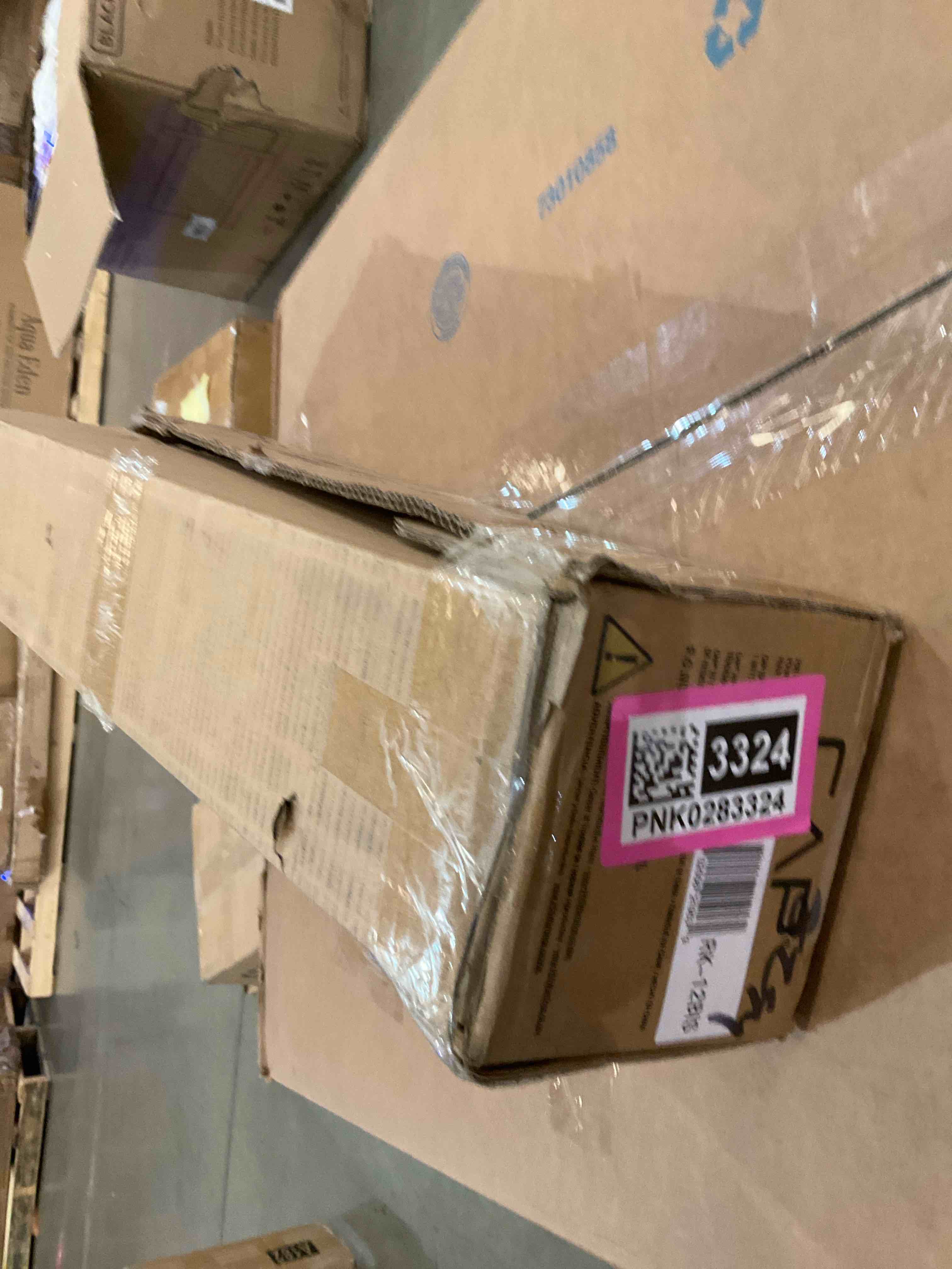 https://s3.amazonaws.com/lotting-images-prod/bidfta/PNK0283324_1737993682577.jpeg