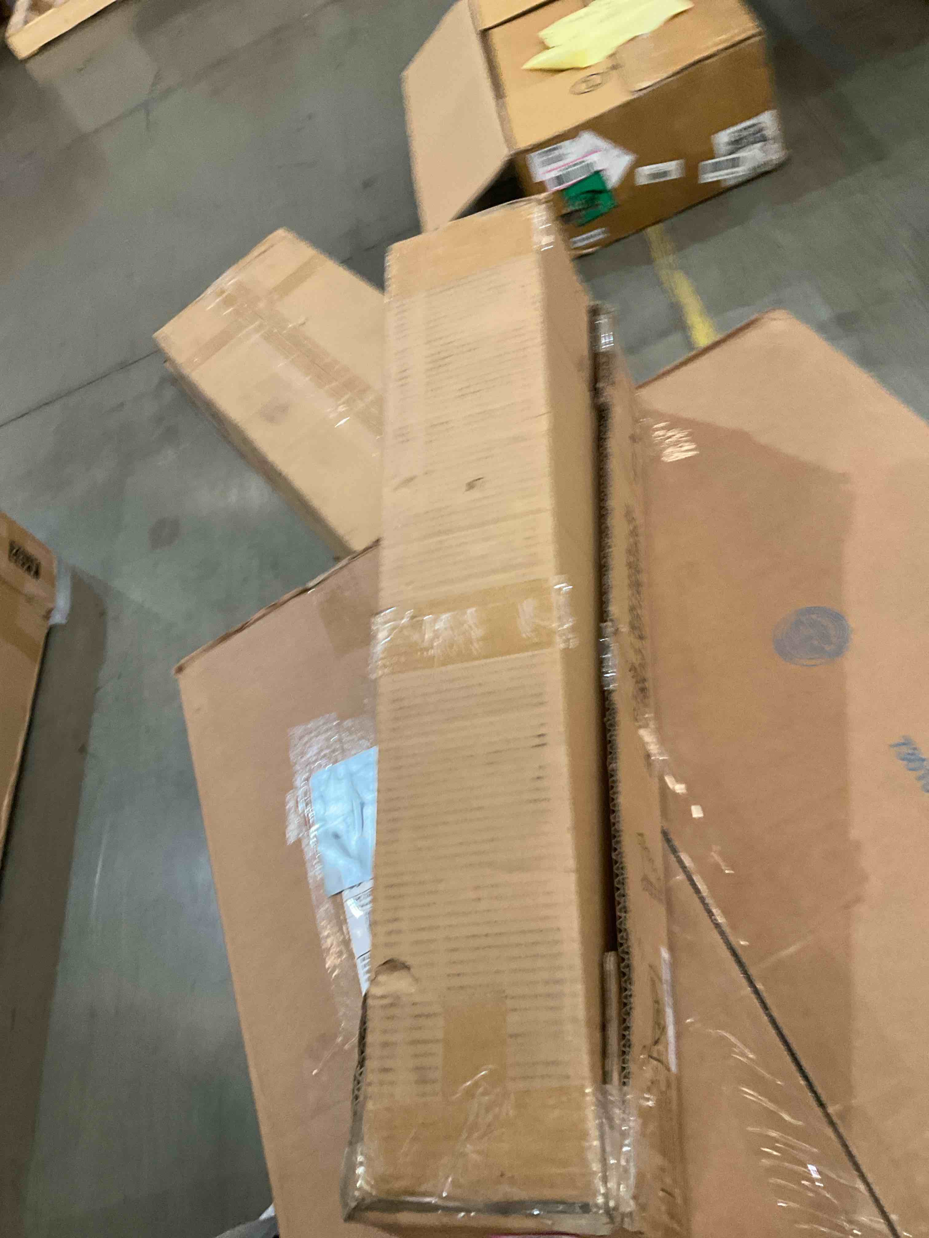 https://s3.amazonaws.com/lotting-images-prod/bidfta/PNK0283324_1737993684419.jpeg