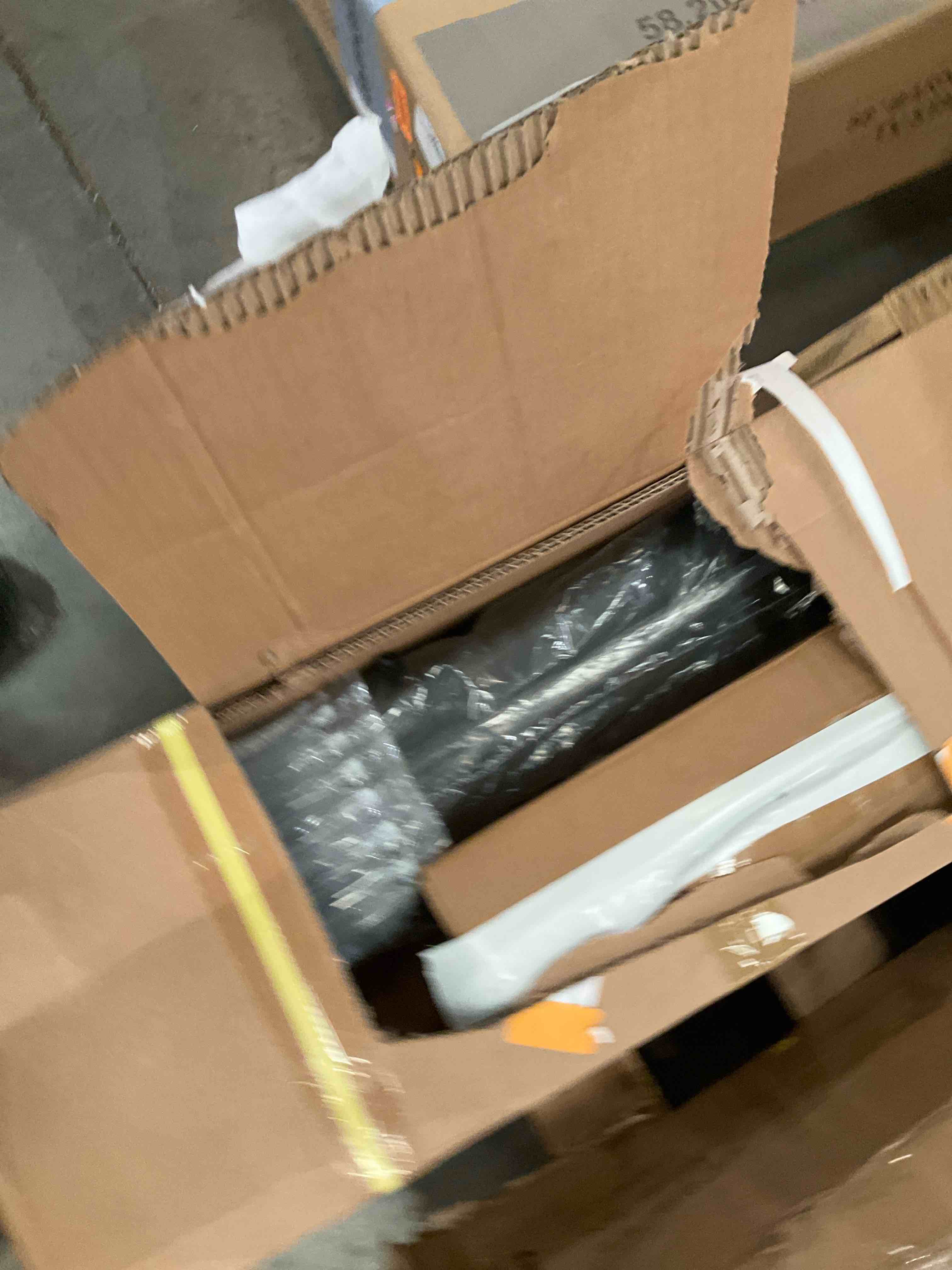 https://s3.amazonaws.com/lotting-images-prod/bidfta/PNK0283328_1737993447926.jpeg