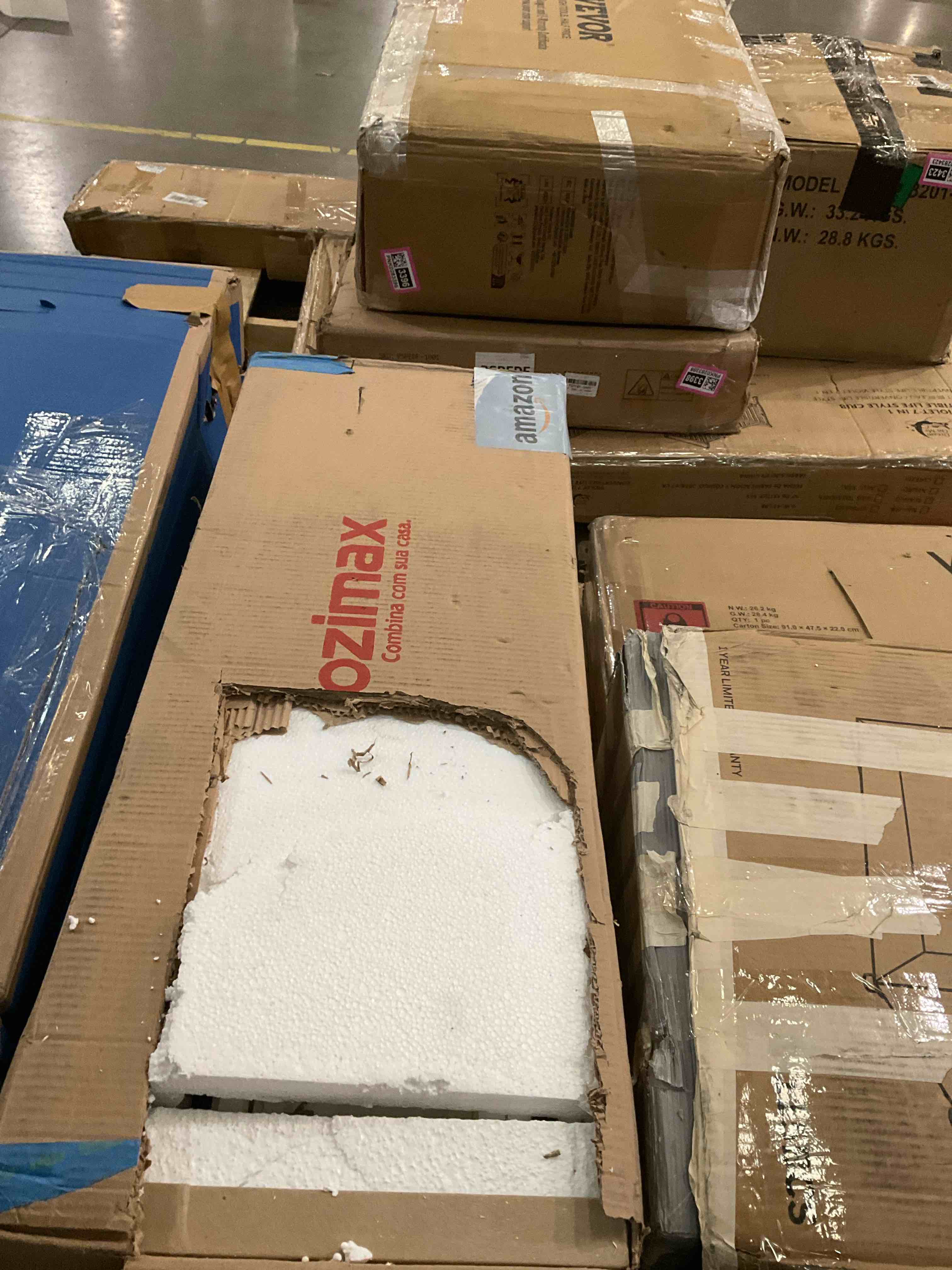 white wooden furniture, unknown model/ make