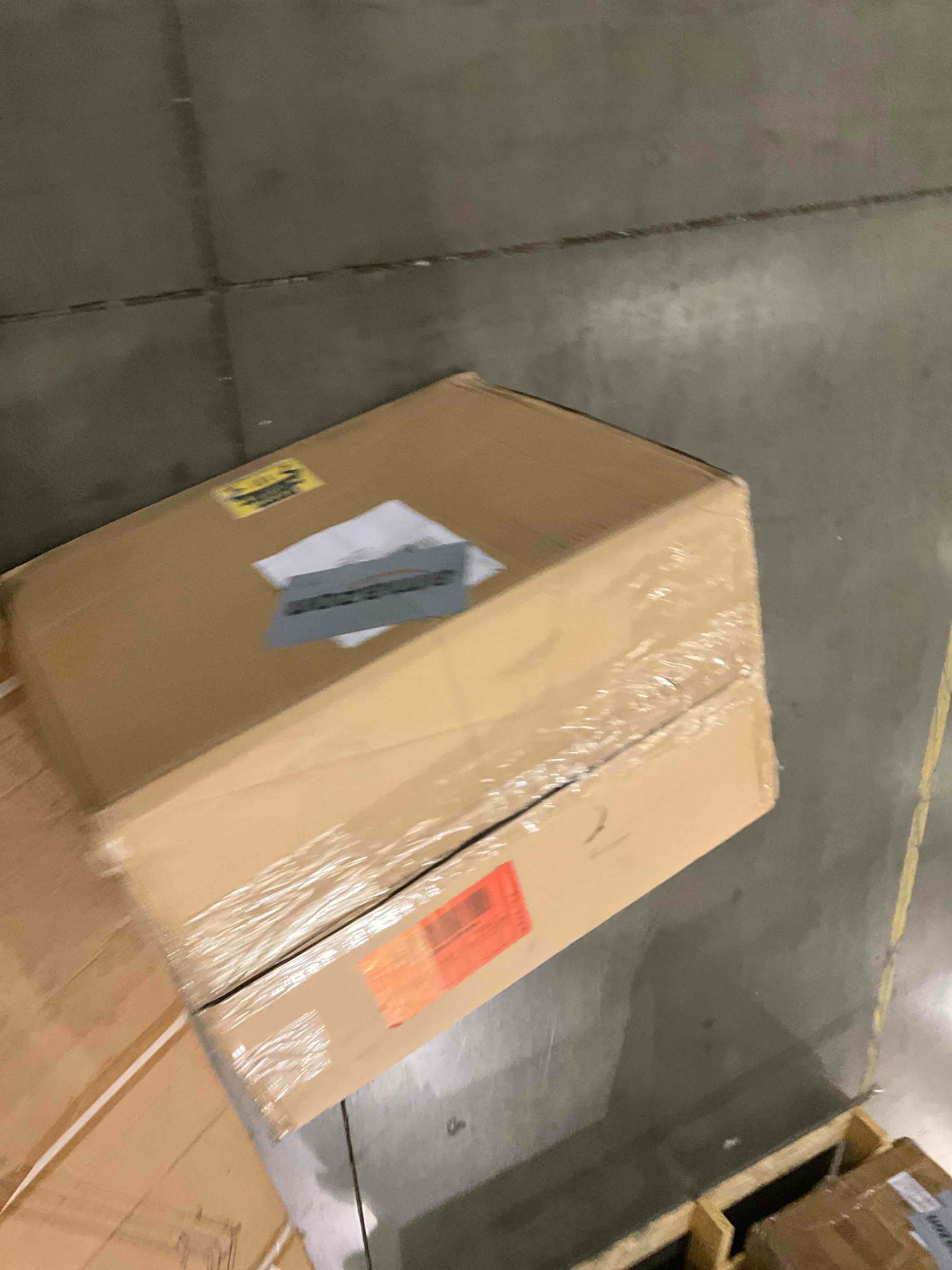 https://s3.amazonaws.com/lotting-images-prod/bidfta/PNK0283405_1737987904699.jpeg