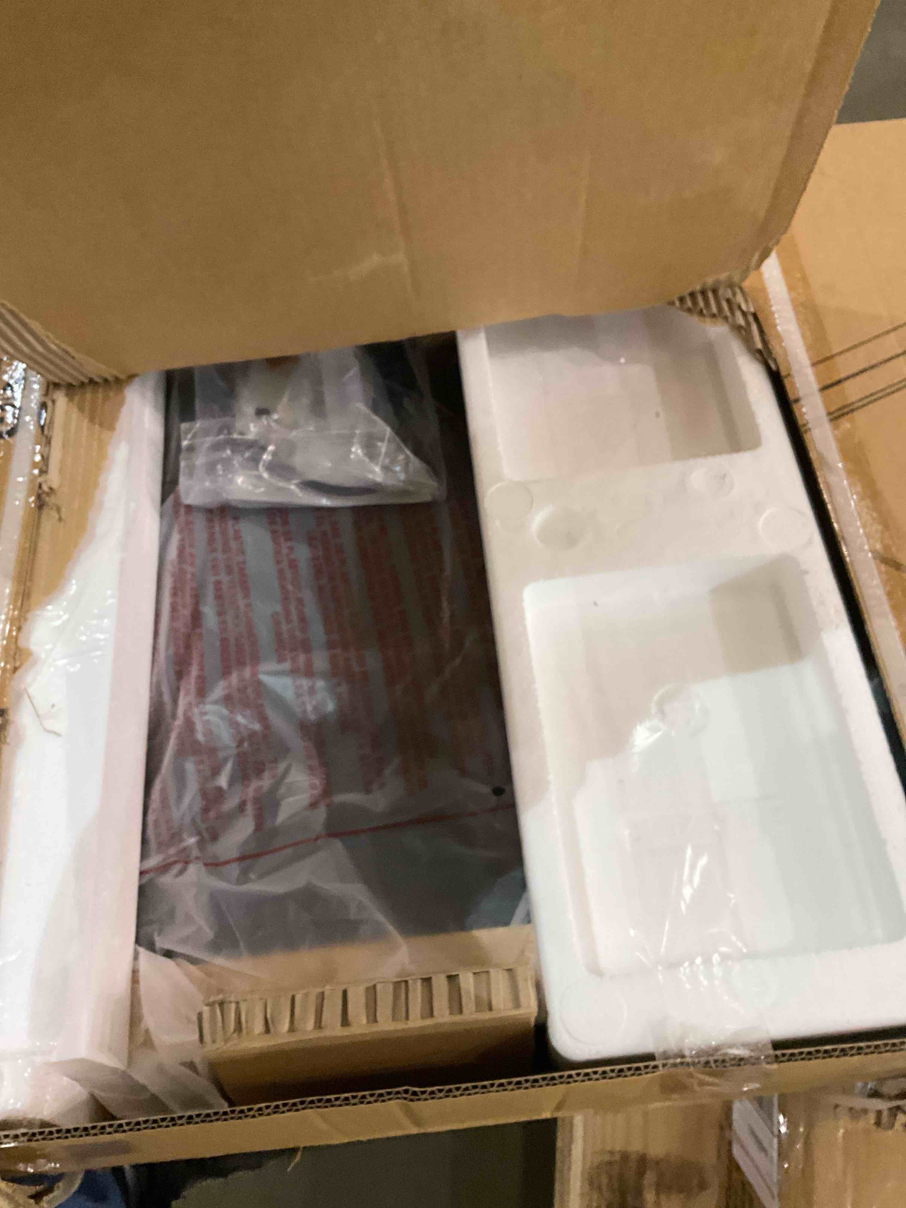 https://s3.amazonaws.com/lotting-images-prod/bidfta/PNK0283406_1737987869050.jpeg