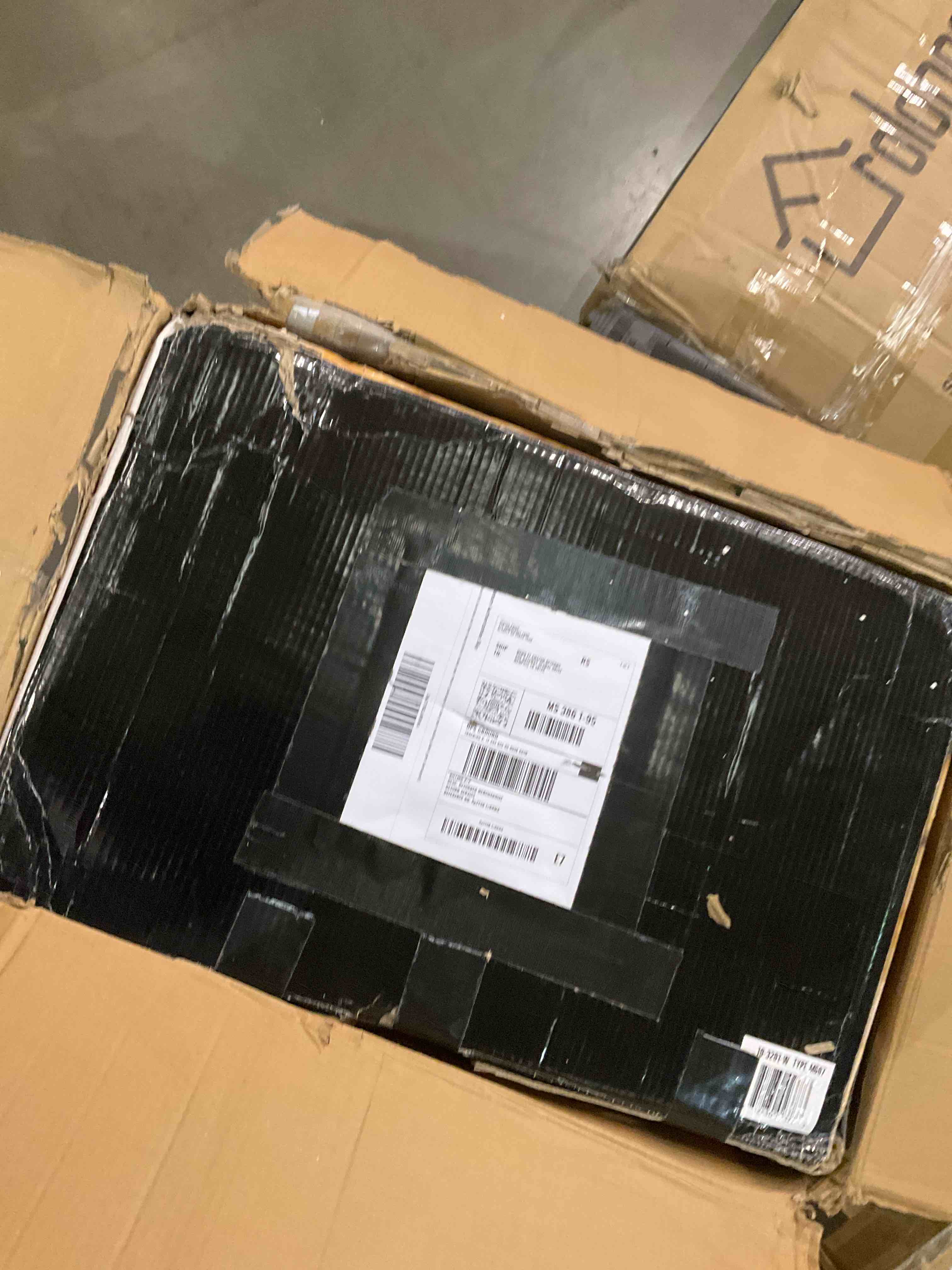 https://s3.amazonaws.com/lotting-images-prod/bidfta/PNK0283423_1737985265176.jpeg