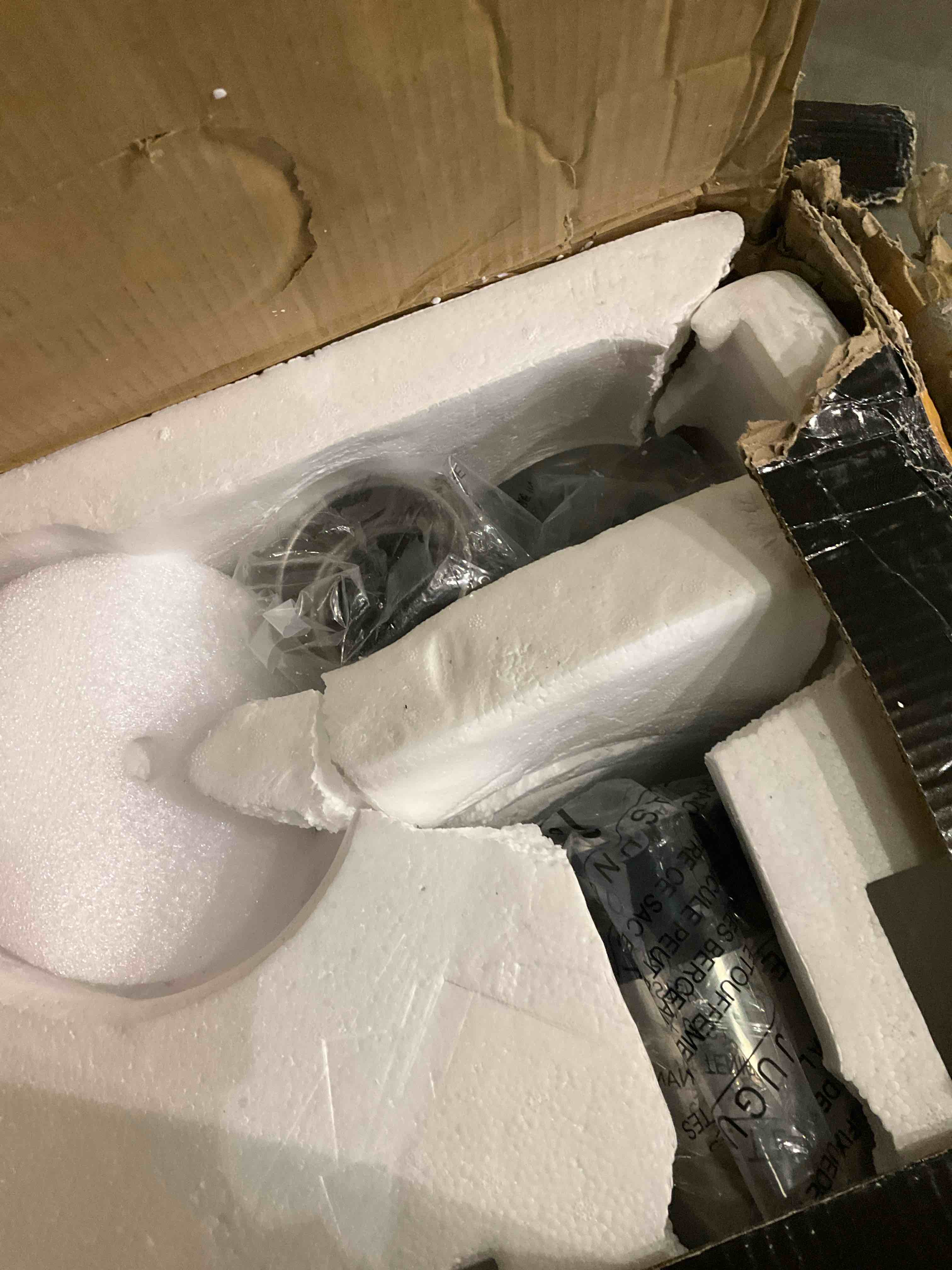 https://s3.amazonaws.com/lotting-images-prod/bidfta/PNK0283423_1737985306183.jpeg