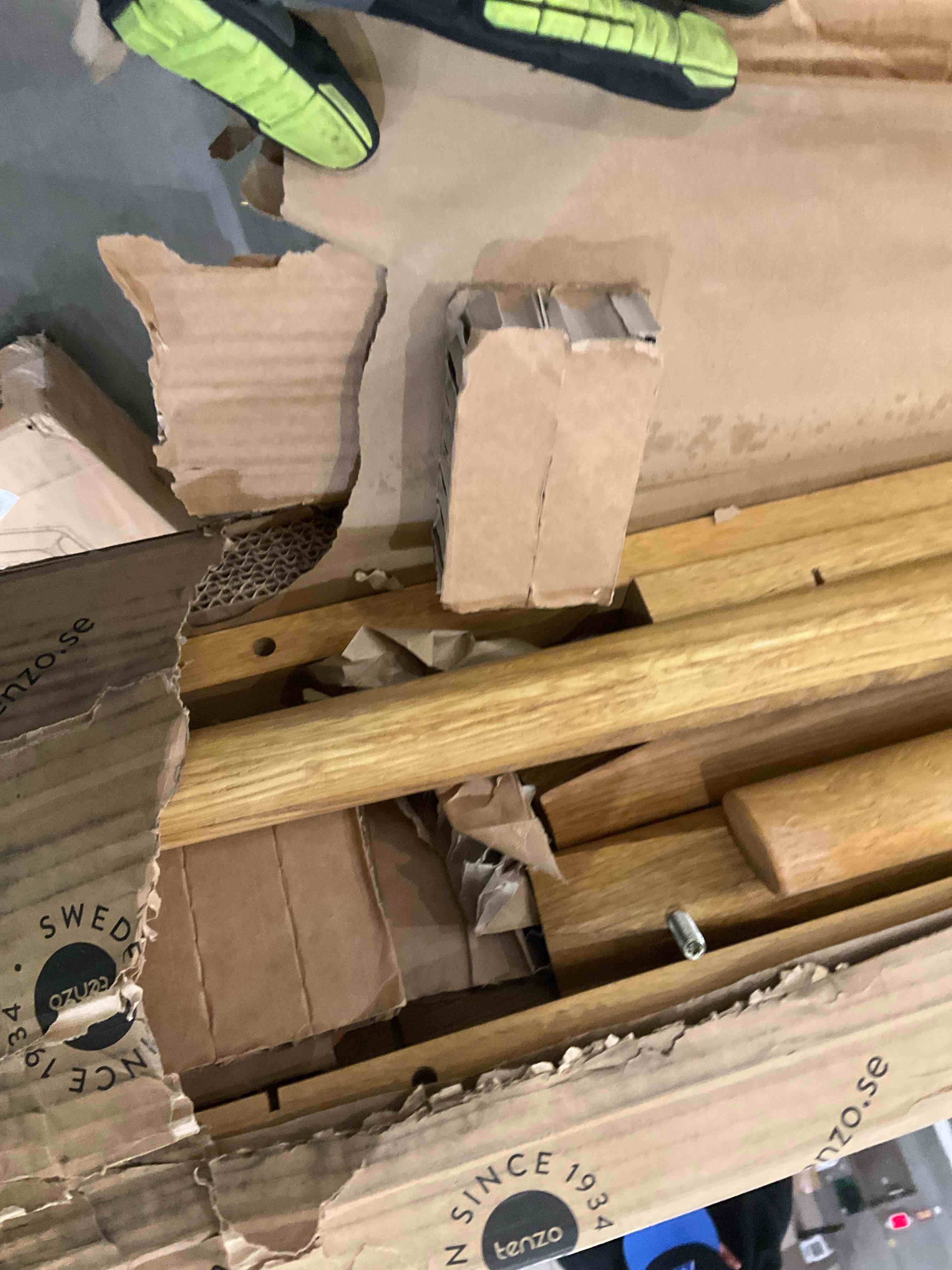 DOT TABLE 180X90 BOX 2 OF 2