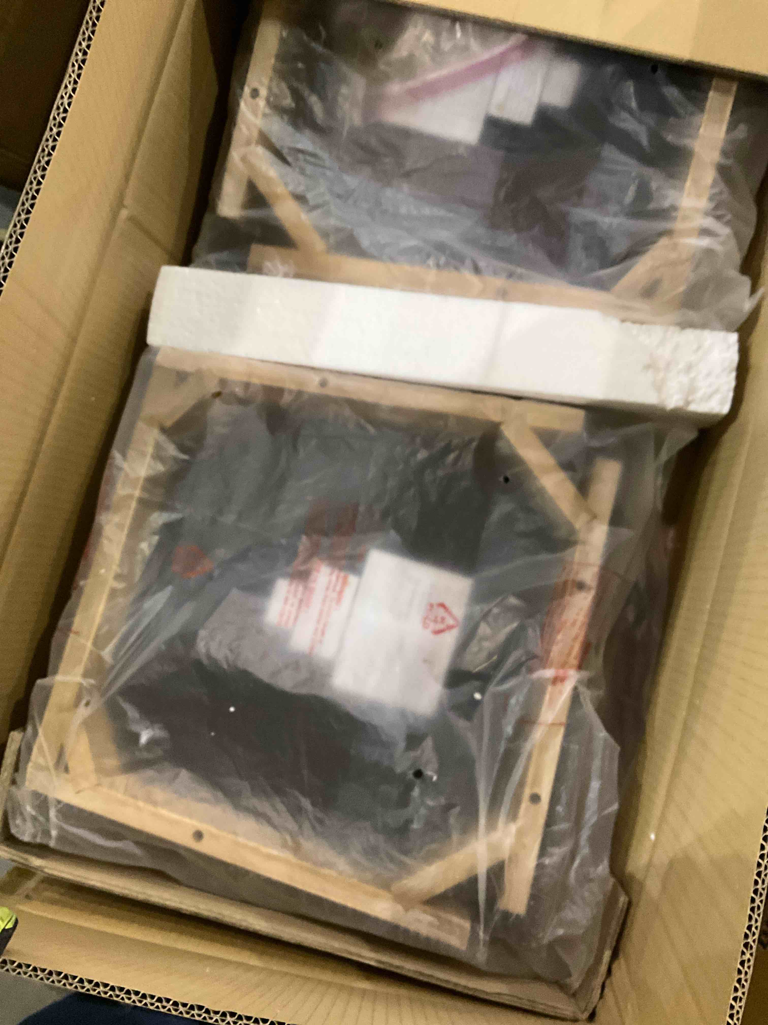 https://s3.amazonaws.com/lotting-images-prod/bidfta/PNK0283750_1737722371904.jpeg