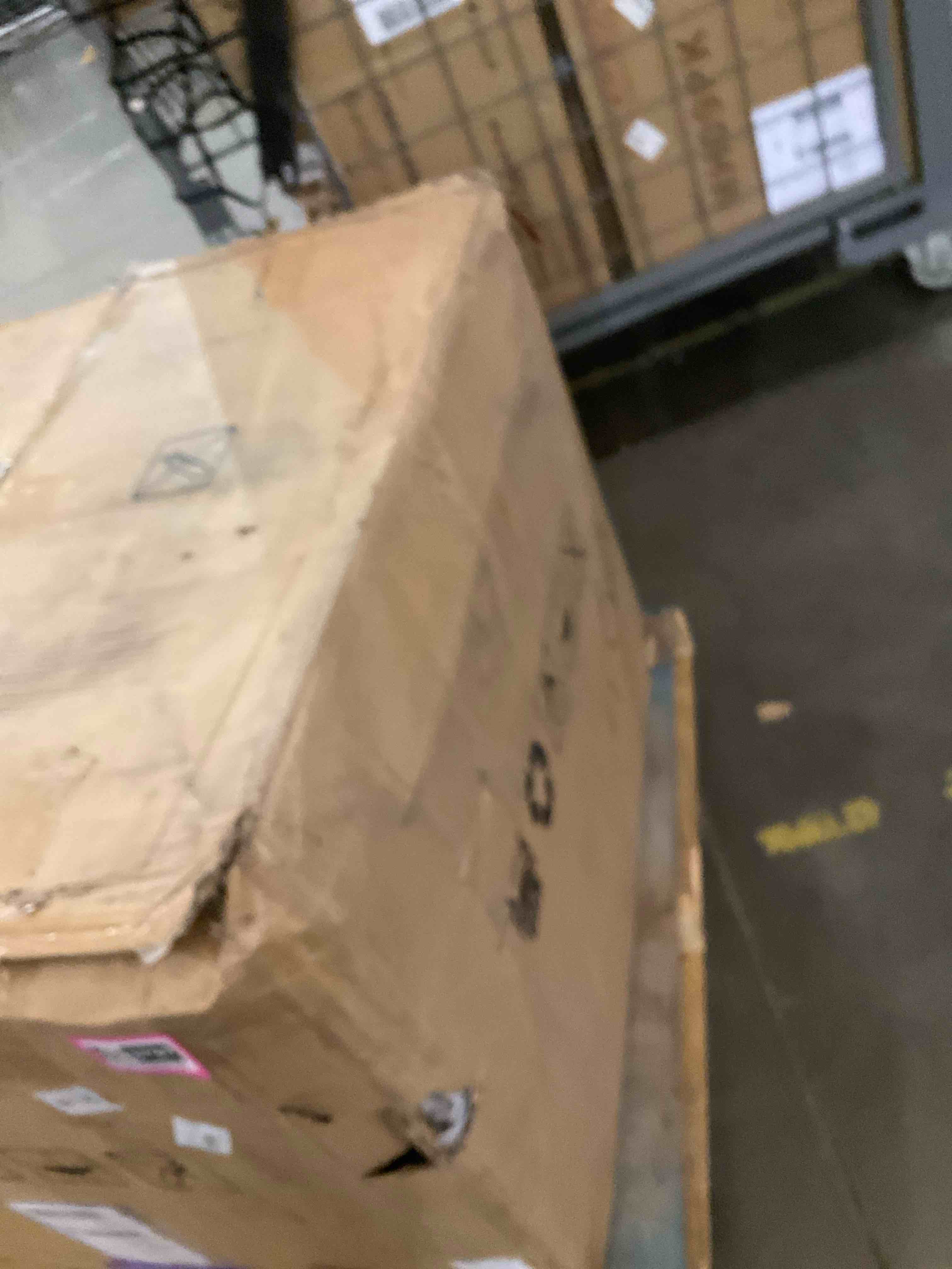 https://s3.amazonaws.com/lotting-images-prod/bidfta/PNK0283797_1737655172679.jpeg