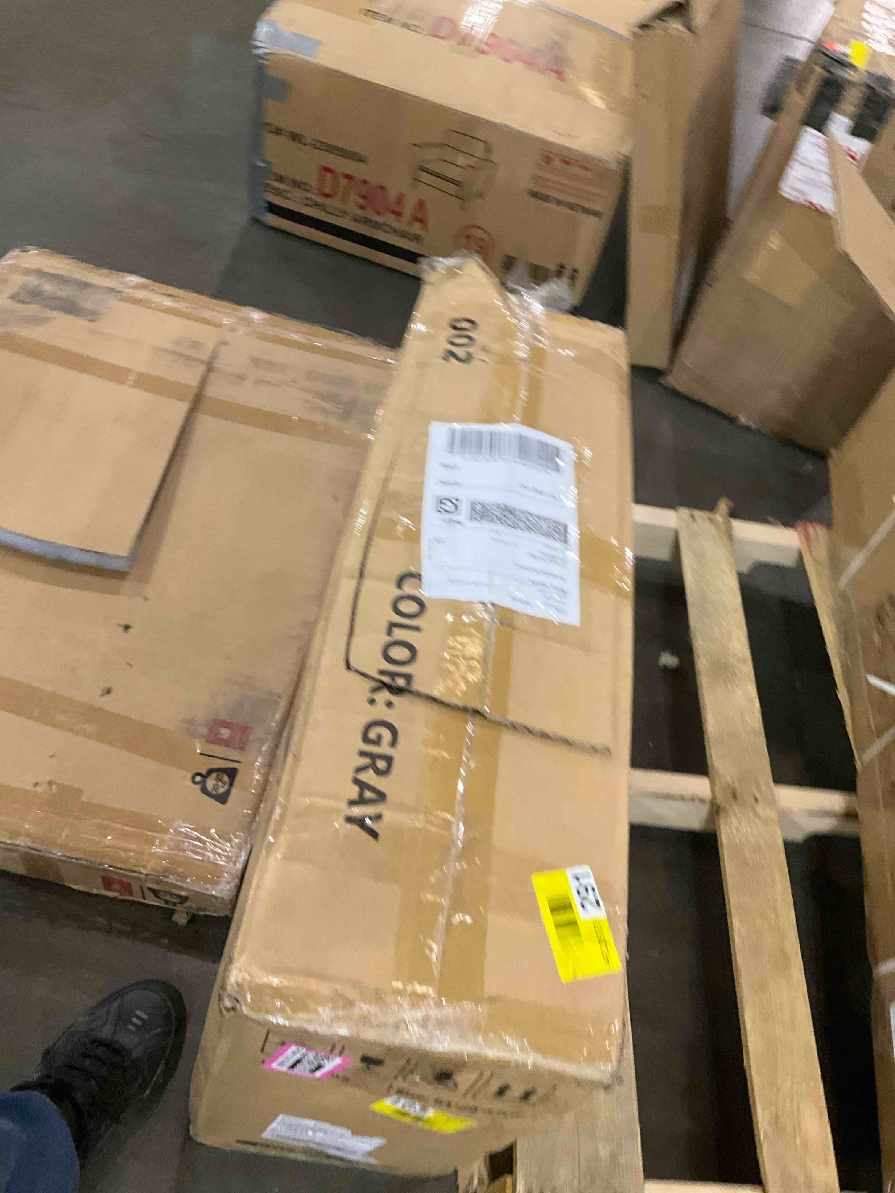 https://s3.amazonaws.com/lotting-images-prod/bidfta/PNK0283886_1737644531450.jpeg