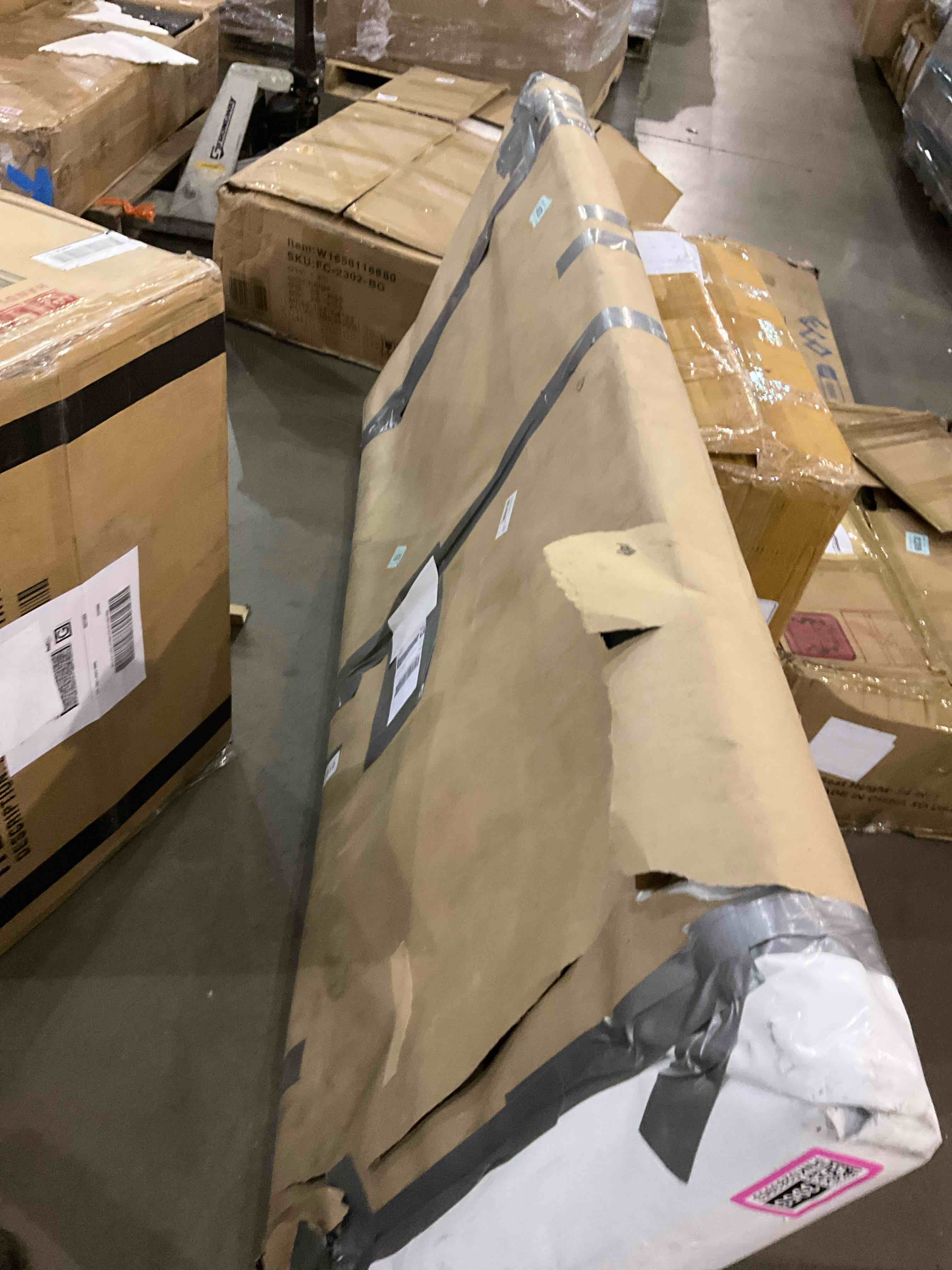 https://s3.amazonaws.com/lotting-images-prod/bidfta/PNK0283953_1737638202880.jpeg