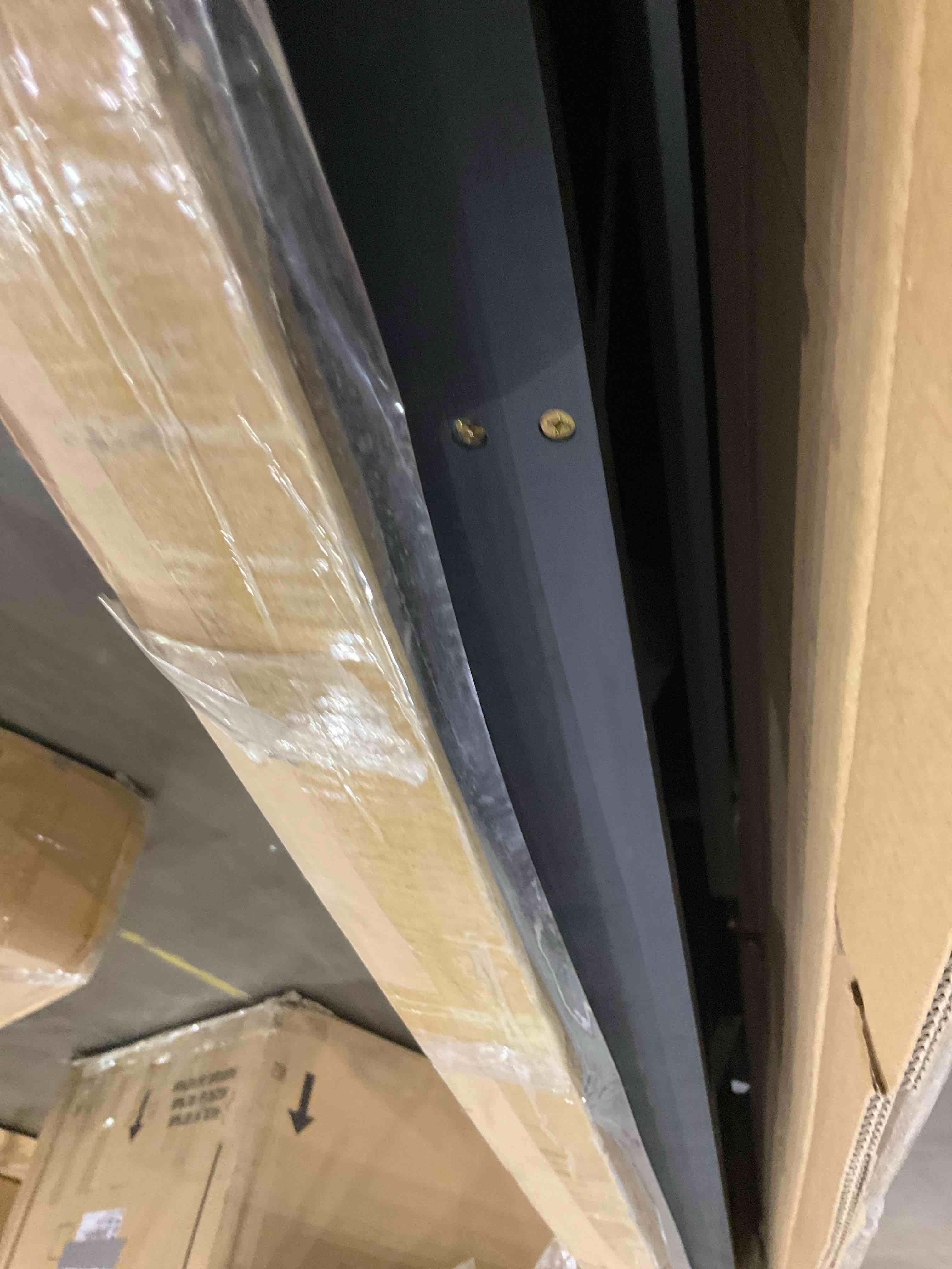 https://s3.amazonaws.com/lotting-images-prod/bidfta/PNK0283991_1737635028178.jpeg