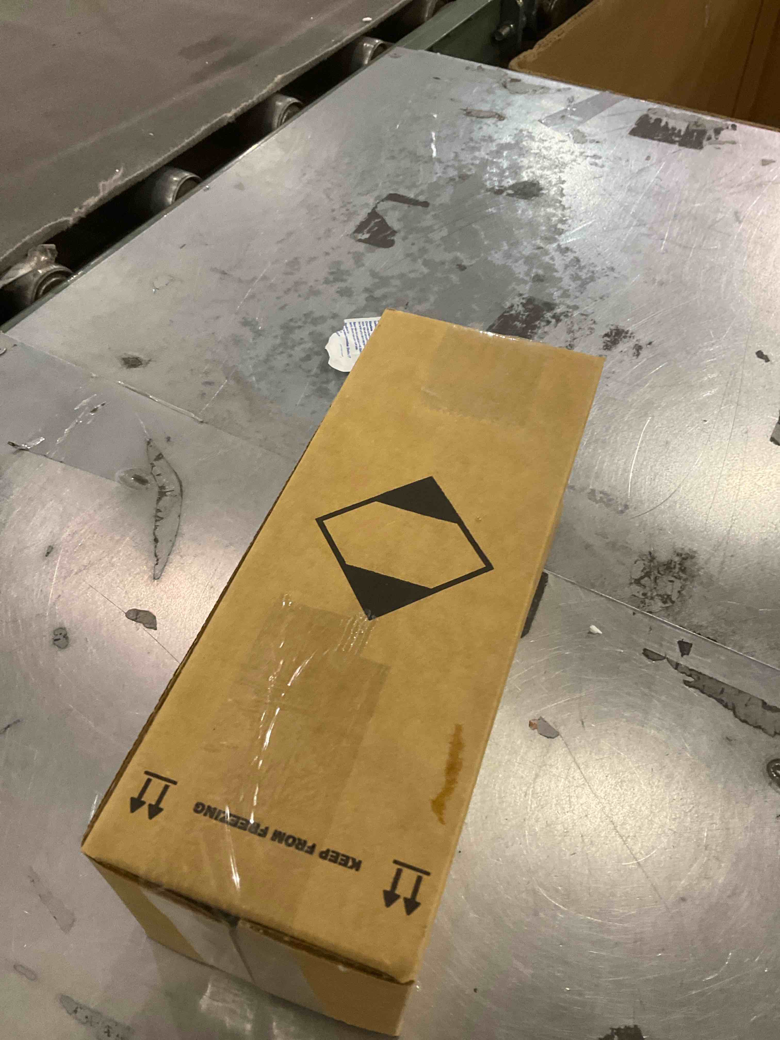 https://s3.amazonaws.com/lotting-images-prod/bidfta/PNK0284100_1738238127714.jpeg