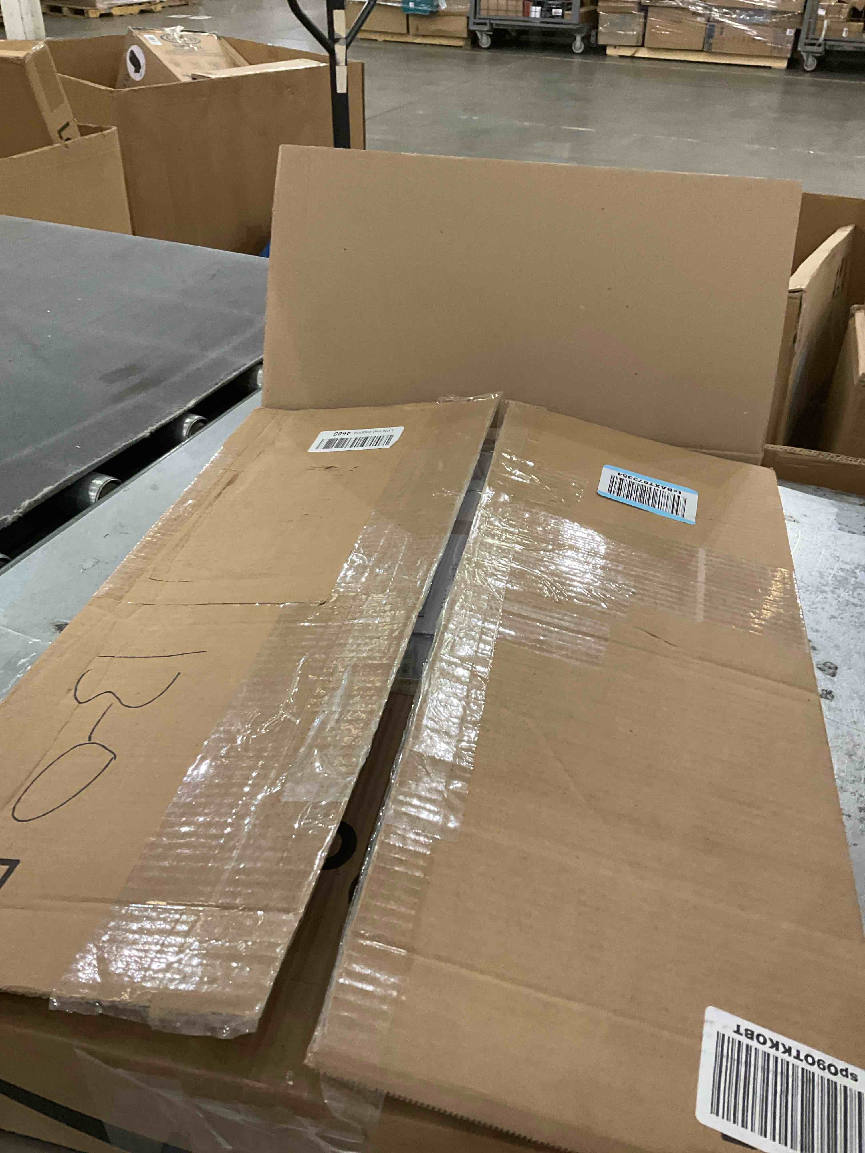 https://s3.amazonaws.com/lotting-images-prod/bidfta/PNK0284700_1738081925970.jpeg