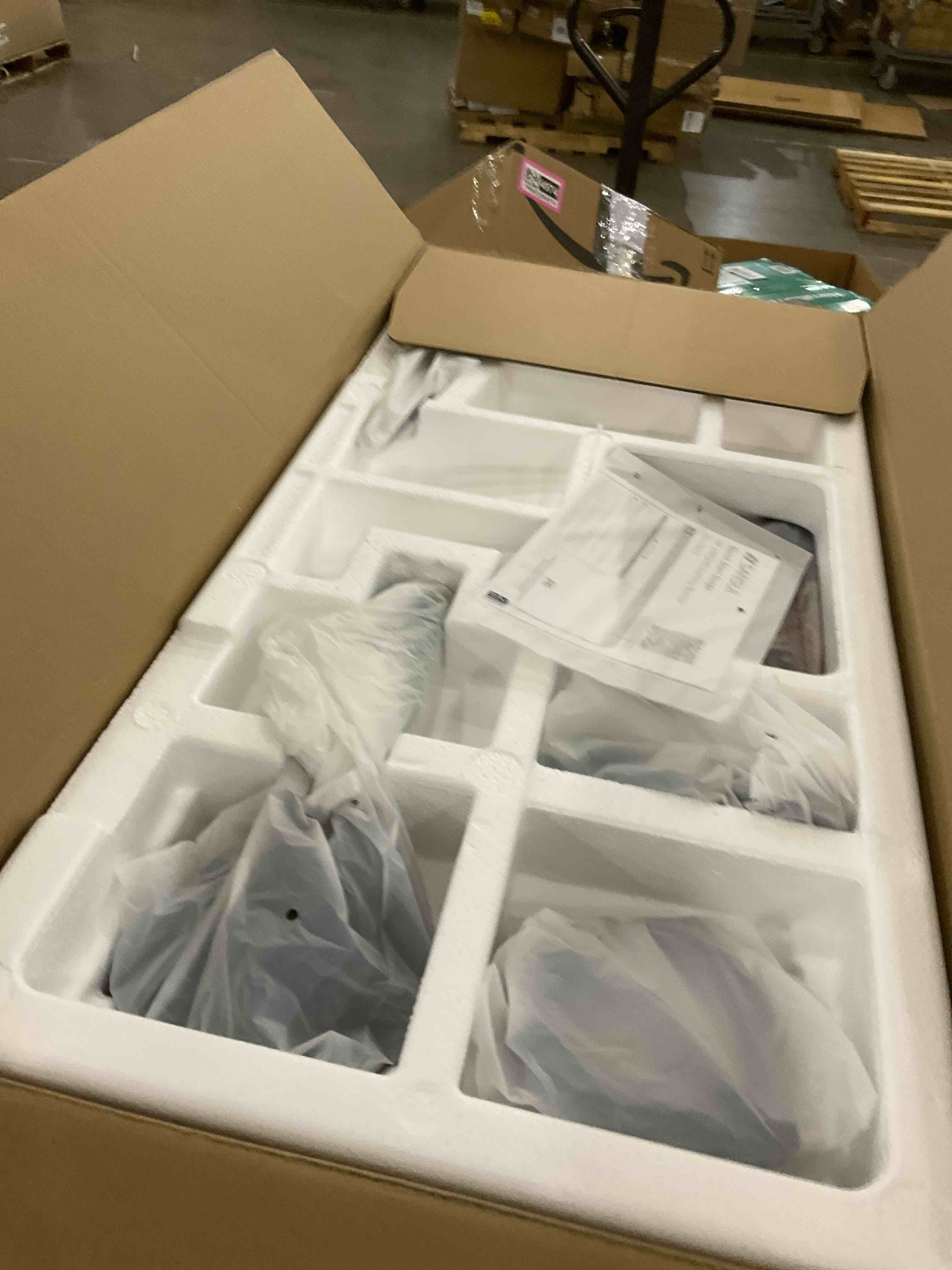 https://s3.amazonaws.com/lotting-images-prod/bidfta/PNK0284973_1737989677241.jpeg