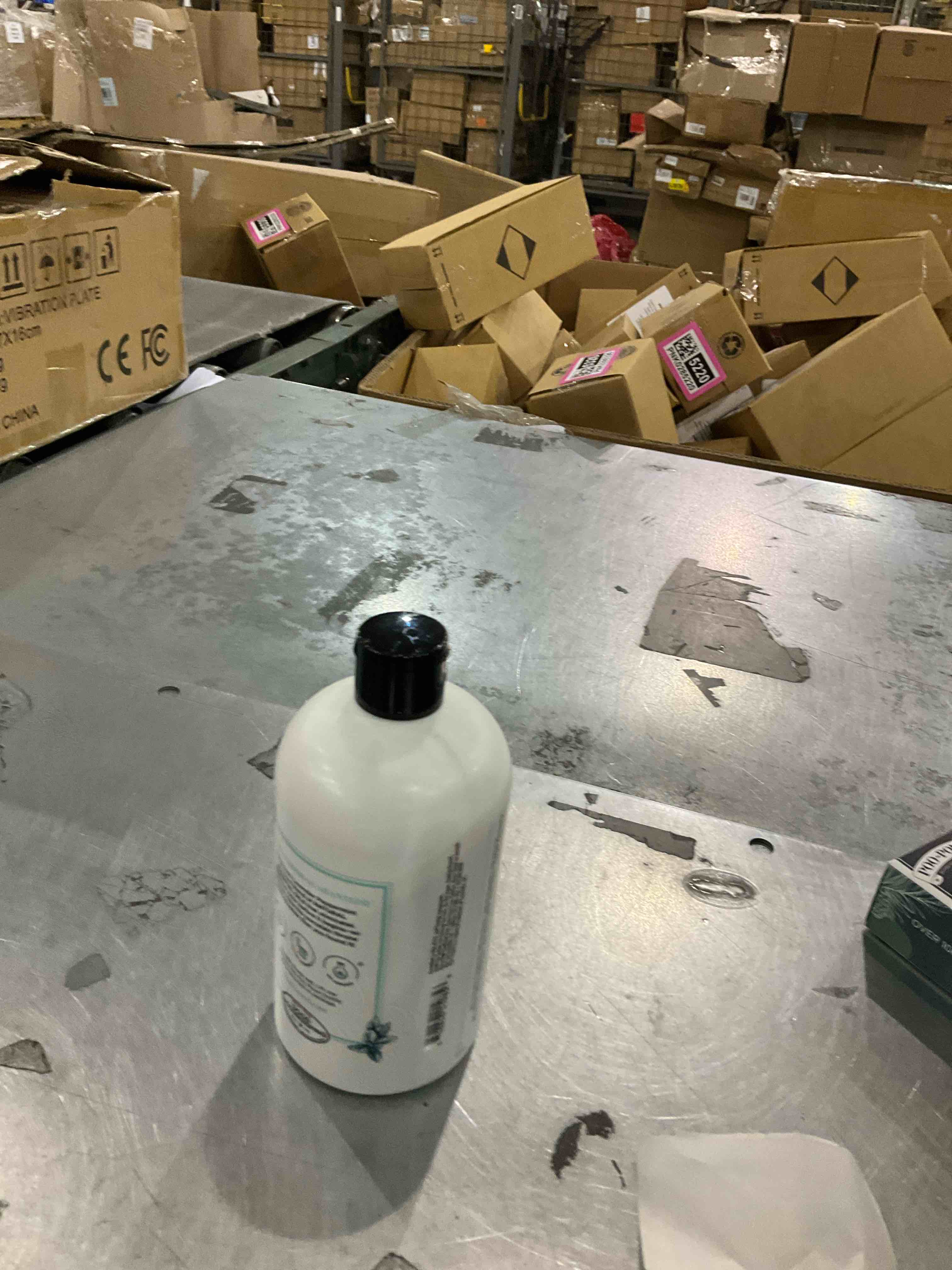https://s3.amazonaws.com/lotting-images-prod/bidfta/PNK0285202_1737726440299.jpeg