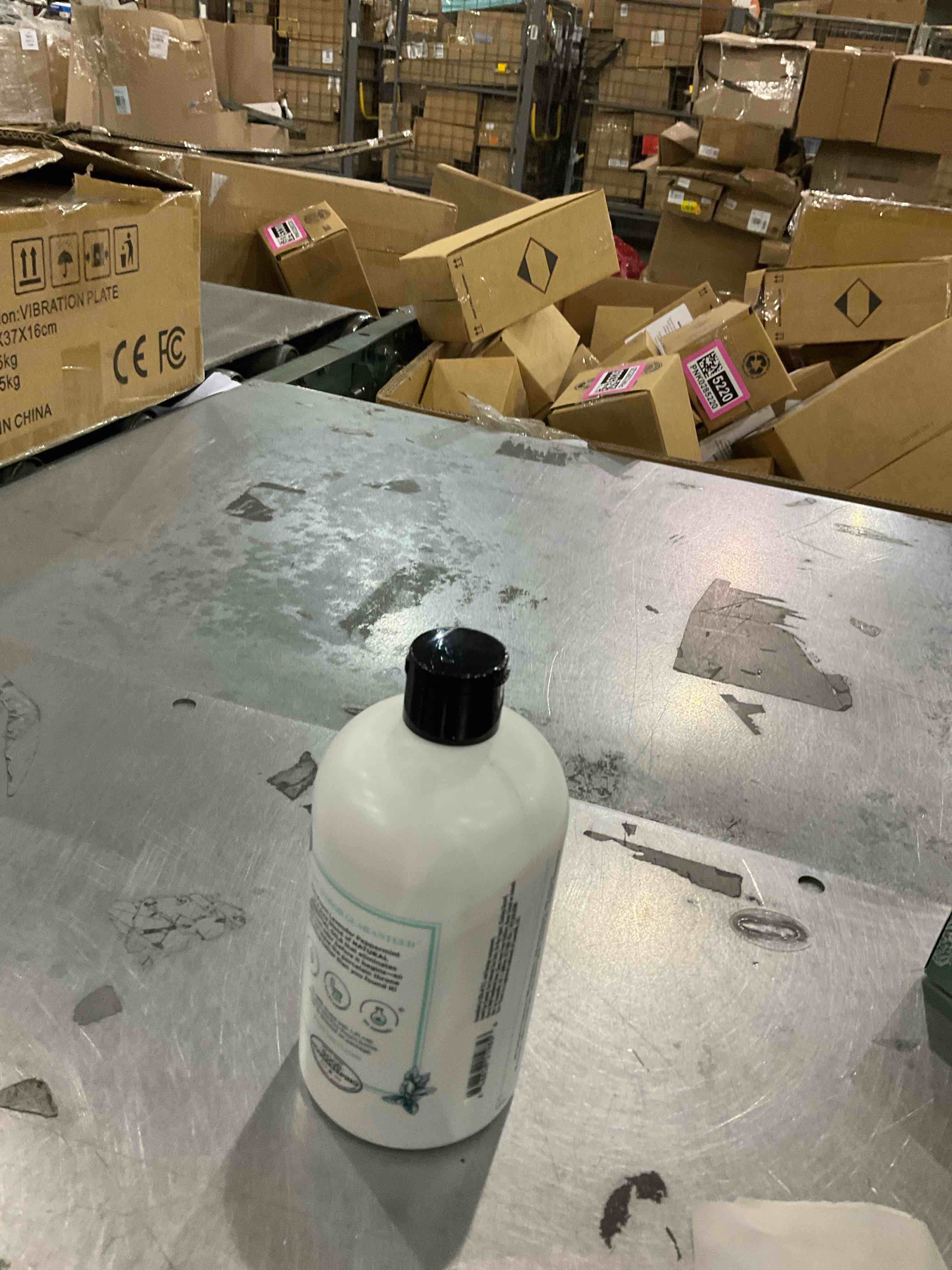 https://s3.amazonaws.com/lotting-images-prod/bidfta/PNK0285202_1737726441277.jpeg