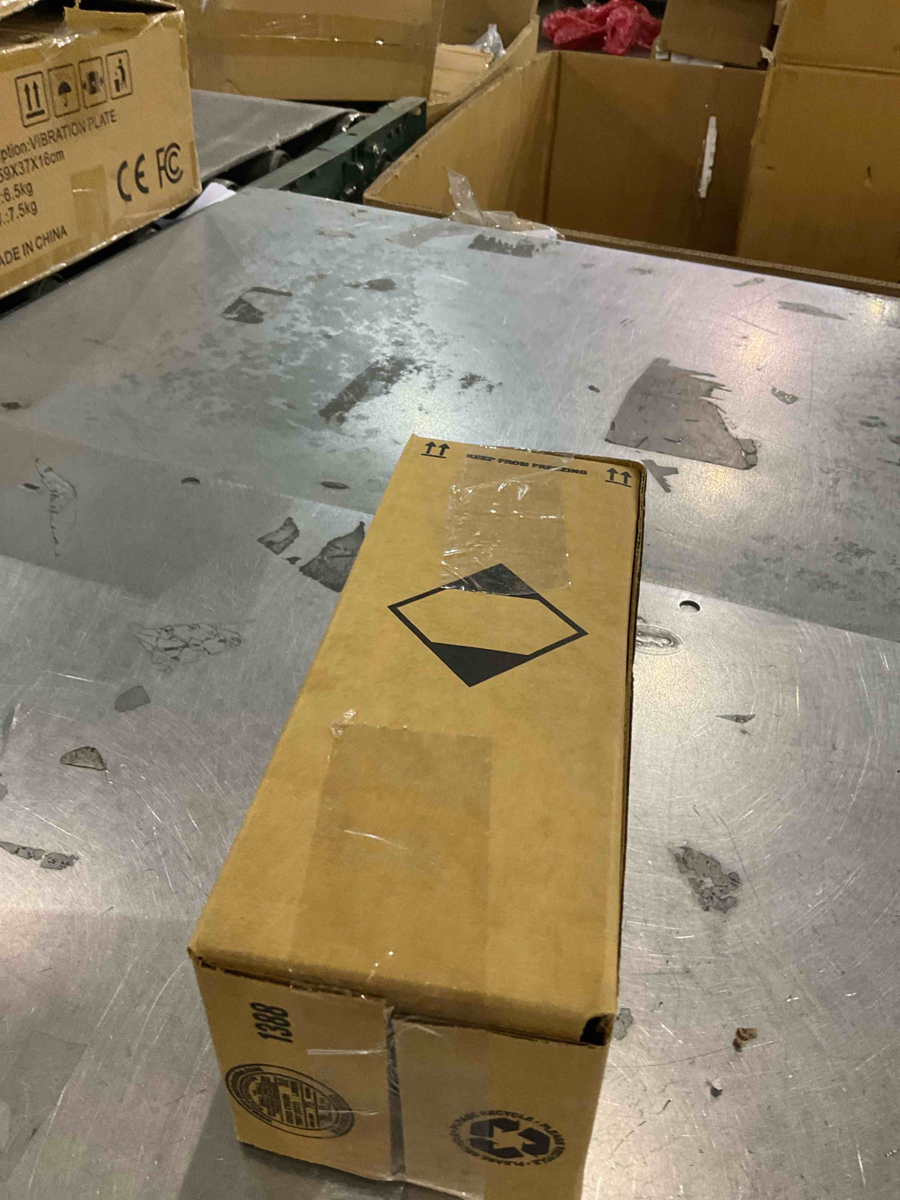 https://s3.amazonaws.com/lotting-images-prod/bidfta/PNK0285345_1737723118017.jpeg