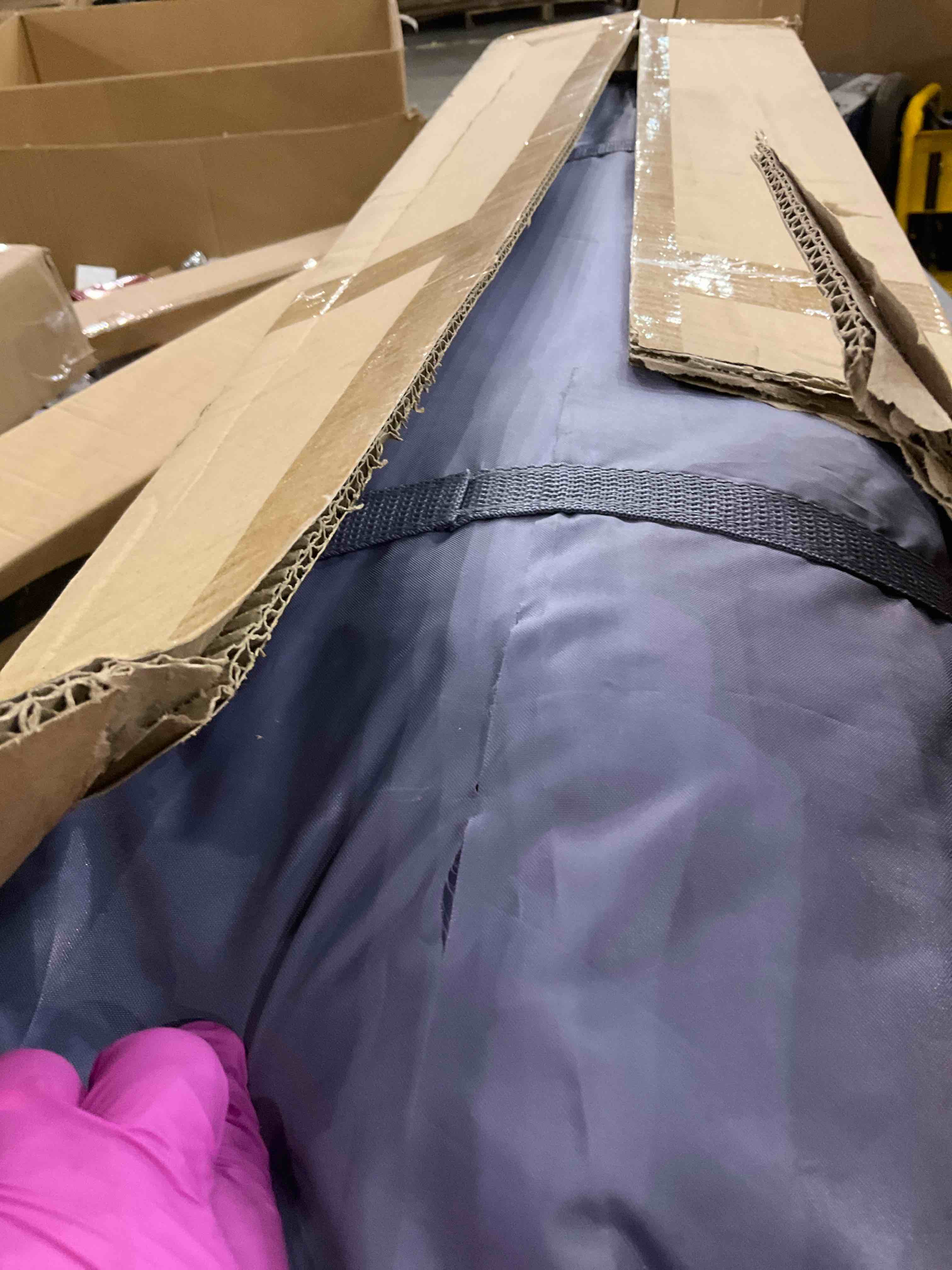 https://s3.amazonaws.com/lotting-images-prod/bidfta/PNK0285384_1737721502177.jpeg