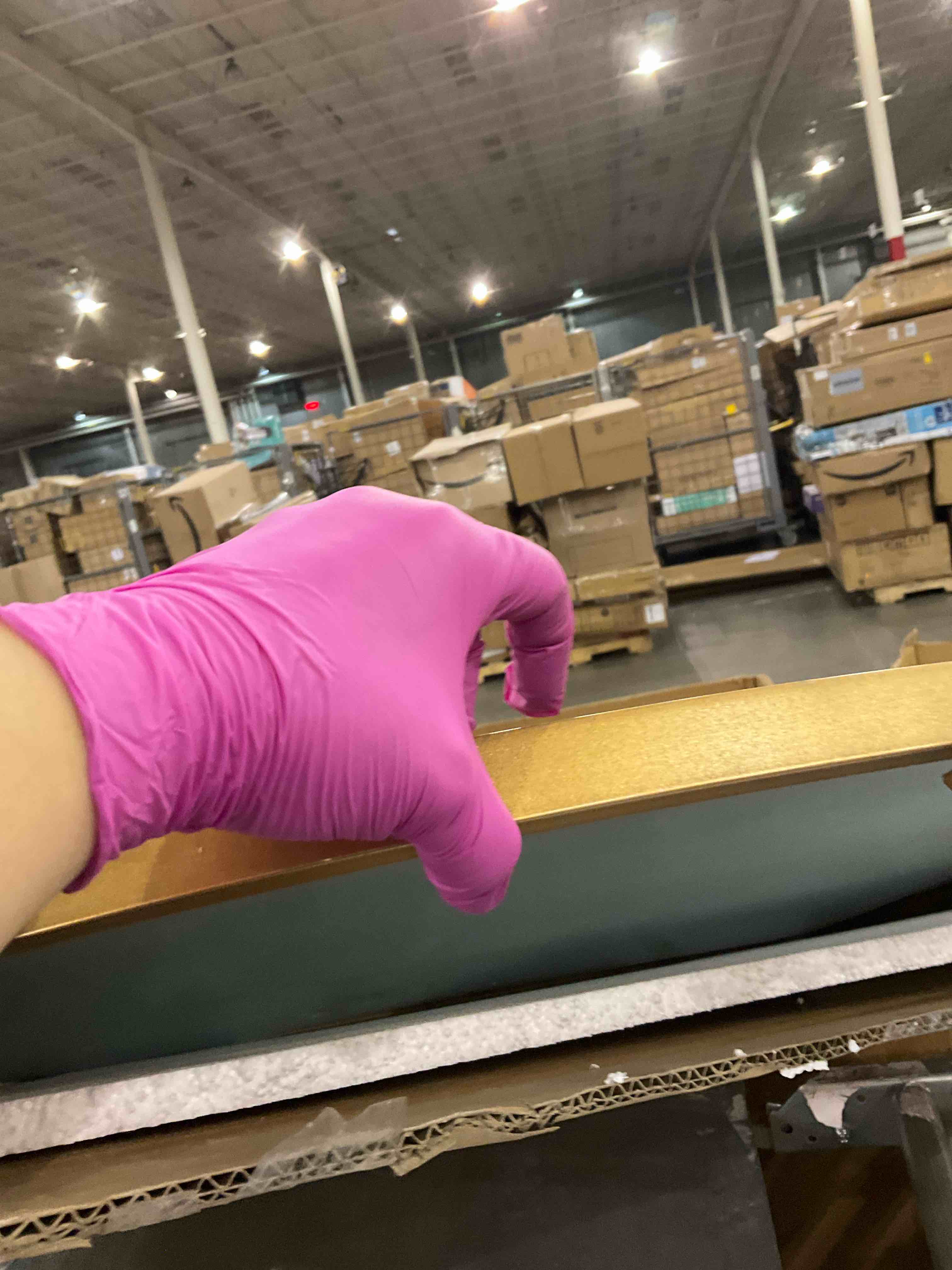 https://s3.amazonaws.com/lotting-images-prod/bidfta/PNK0285396_1737720224988.jpeg