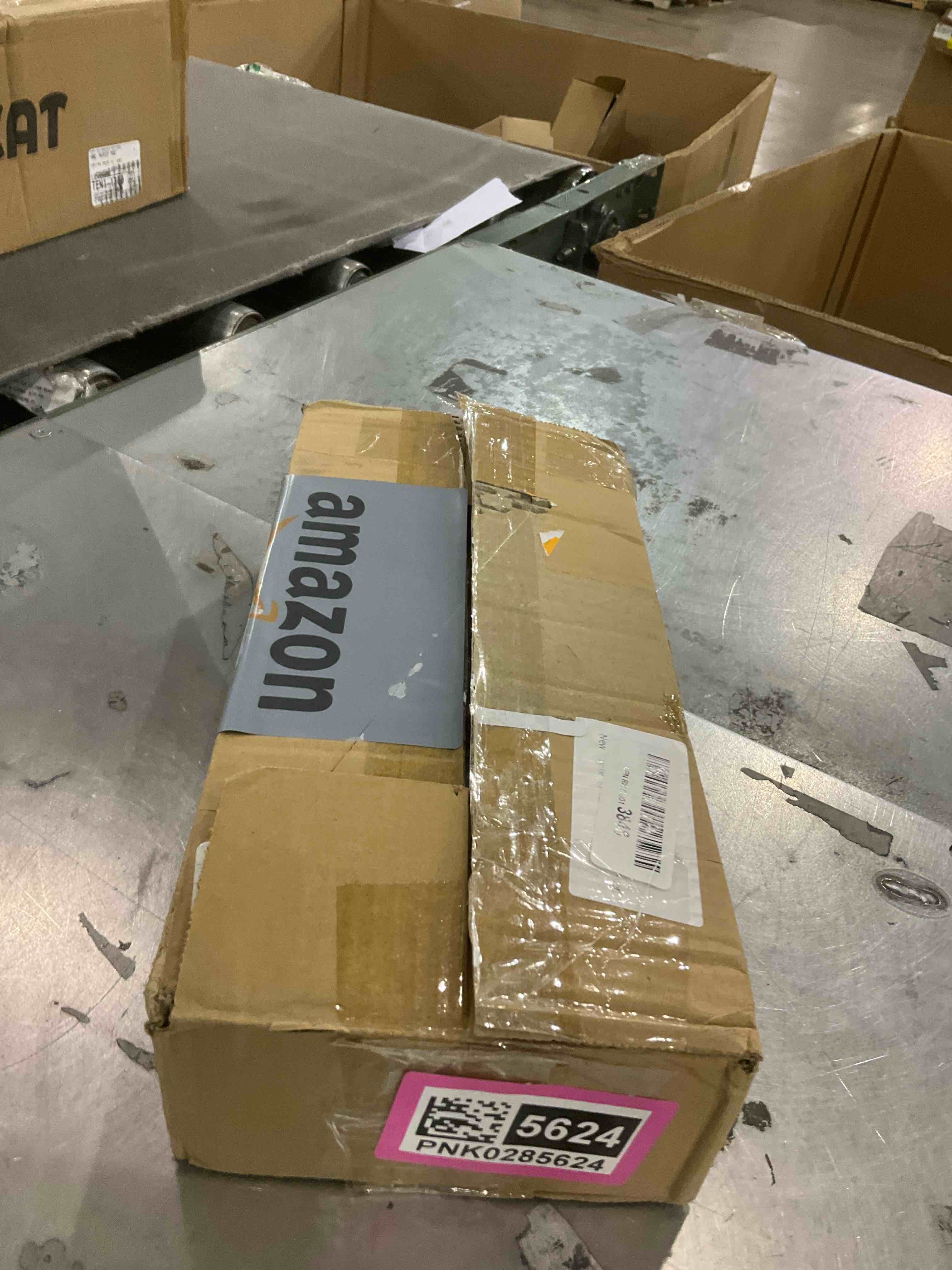 https://s3.amazonaws.com/lotting-images-prod/bidfta/PNK0285624_1737637819180.jpeg