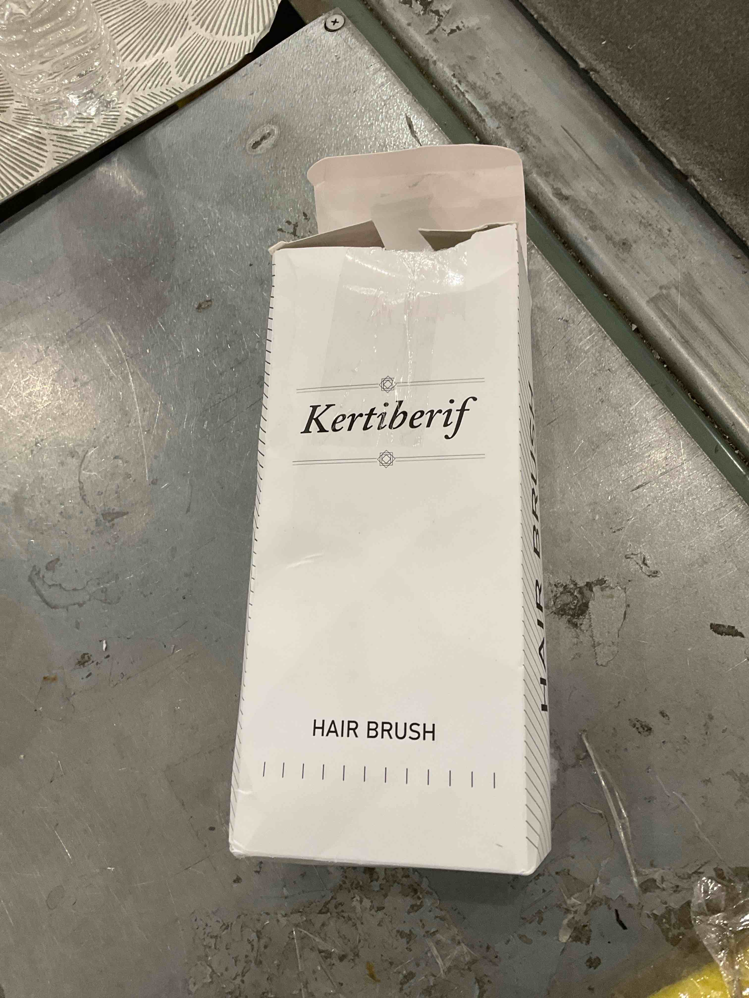 kertiberif hair brush