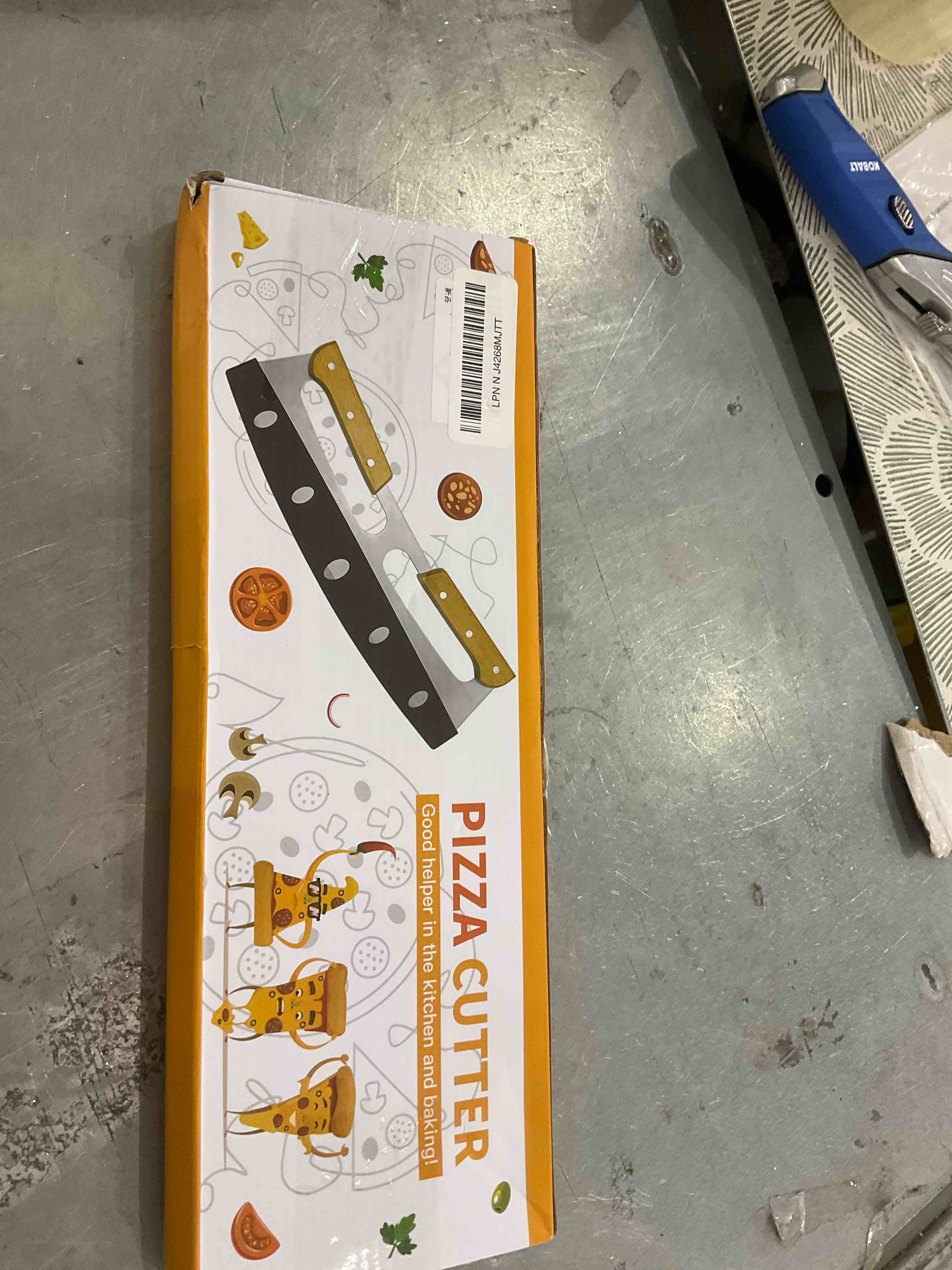 pizza cutter