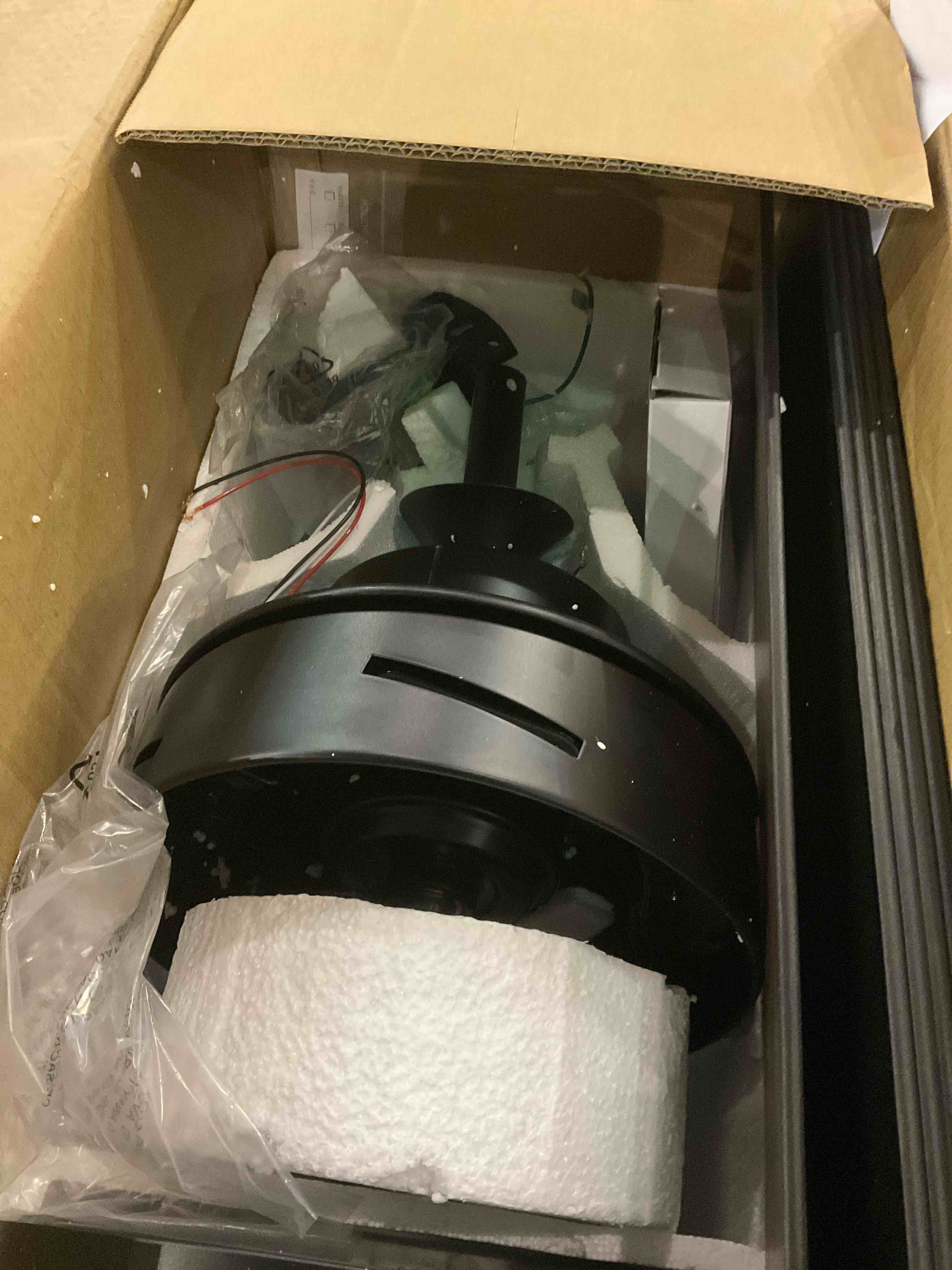 https://s3.amazonaws.com/lotting-images-prod/bidfta/PNK0287954_1736169410324.jpeg