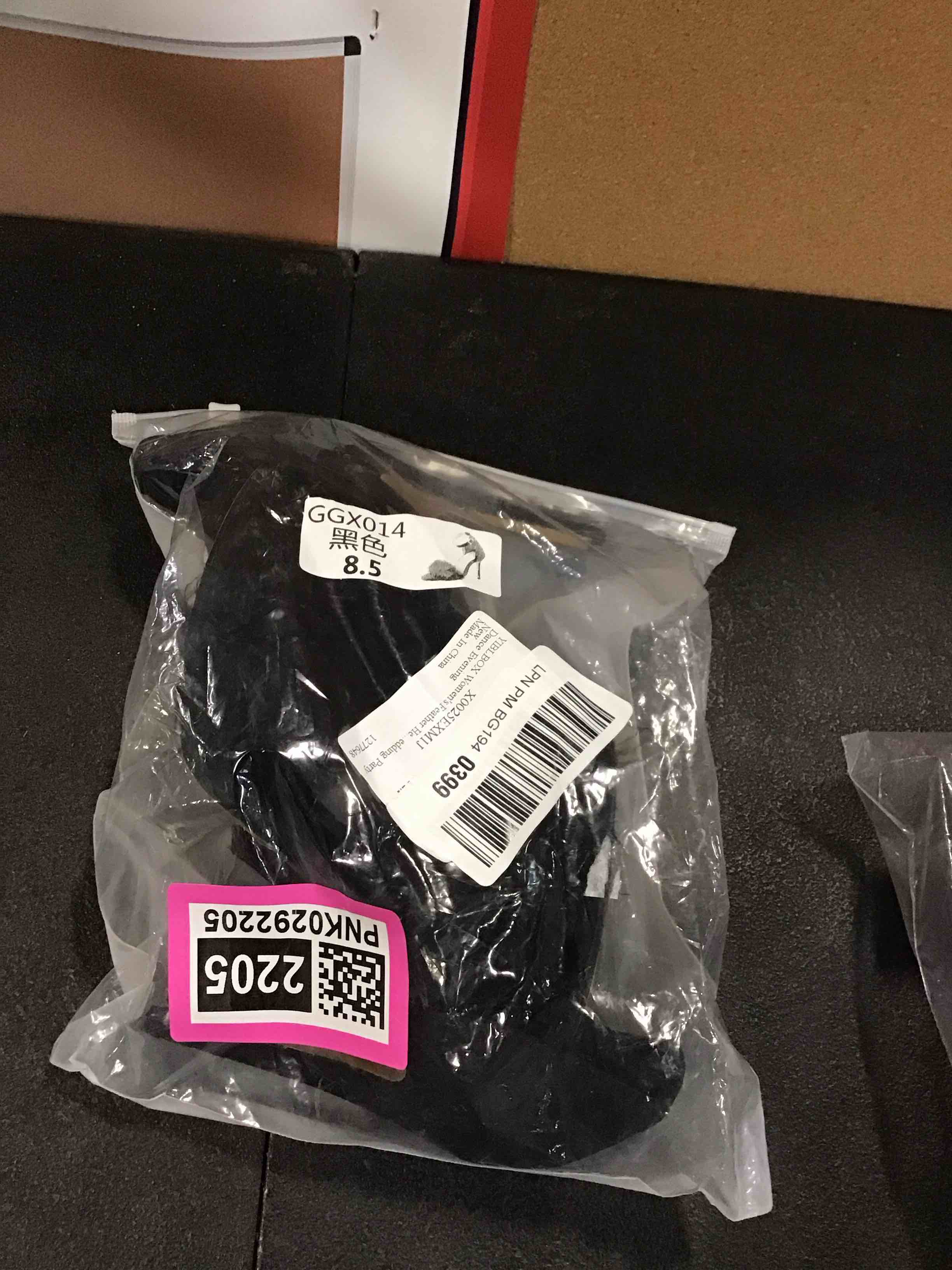 https://s3.amazonaws.com/lotting-images-prod/bidfta/PNK0292205_1727803297590.jpeg